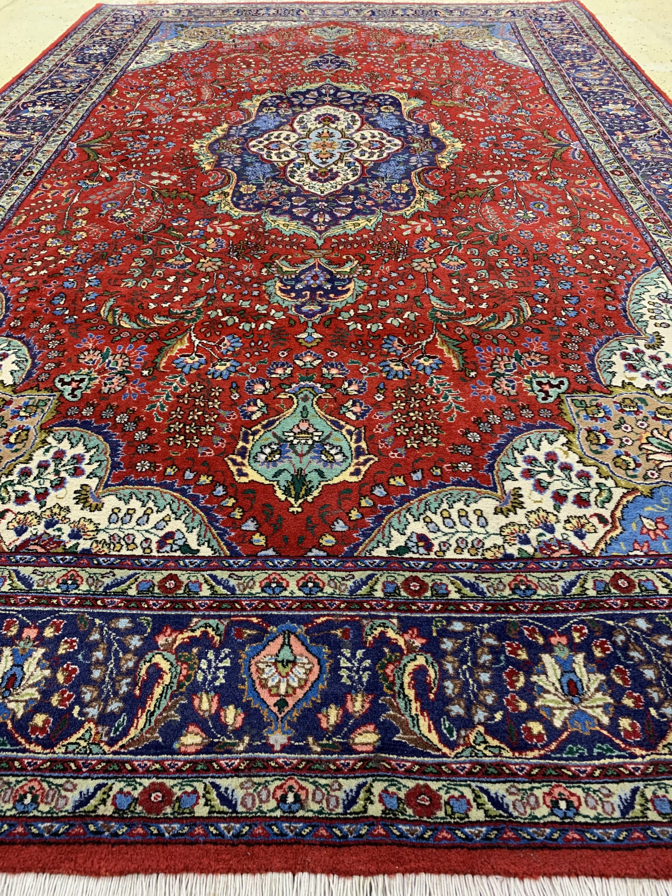 Detail d: Täbriz(40 Raj), Persien, Mitte 20.Jhd, Wolle auf Baumwolle, ca. 313 x 203 cm, EHZ: 2