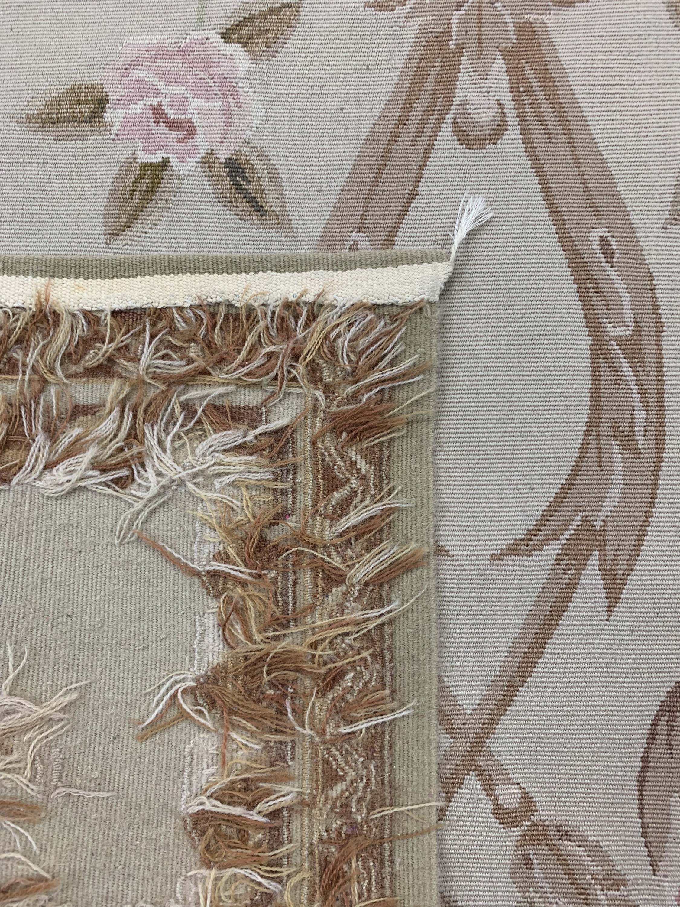 Detail d: Aubusson stil(flachgewebt), China, Ende 20.Jhd, Wolle auf Baumwolle, ca. 246 x 90 cm, EHZ: 1-2