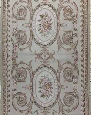 26786393b - Aubusson style (flatwoven), China, late 20th century, wool on cotton, approx. 246 x 90 cm, condition: 1-2. Rugs, Carpets & Flatweaves