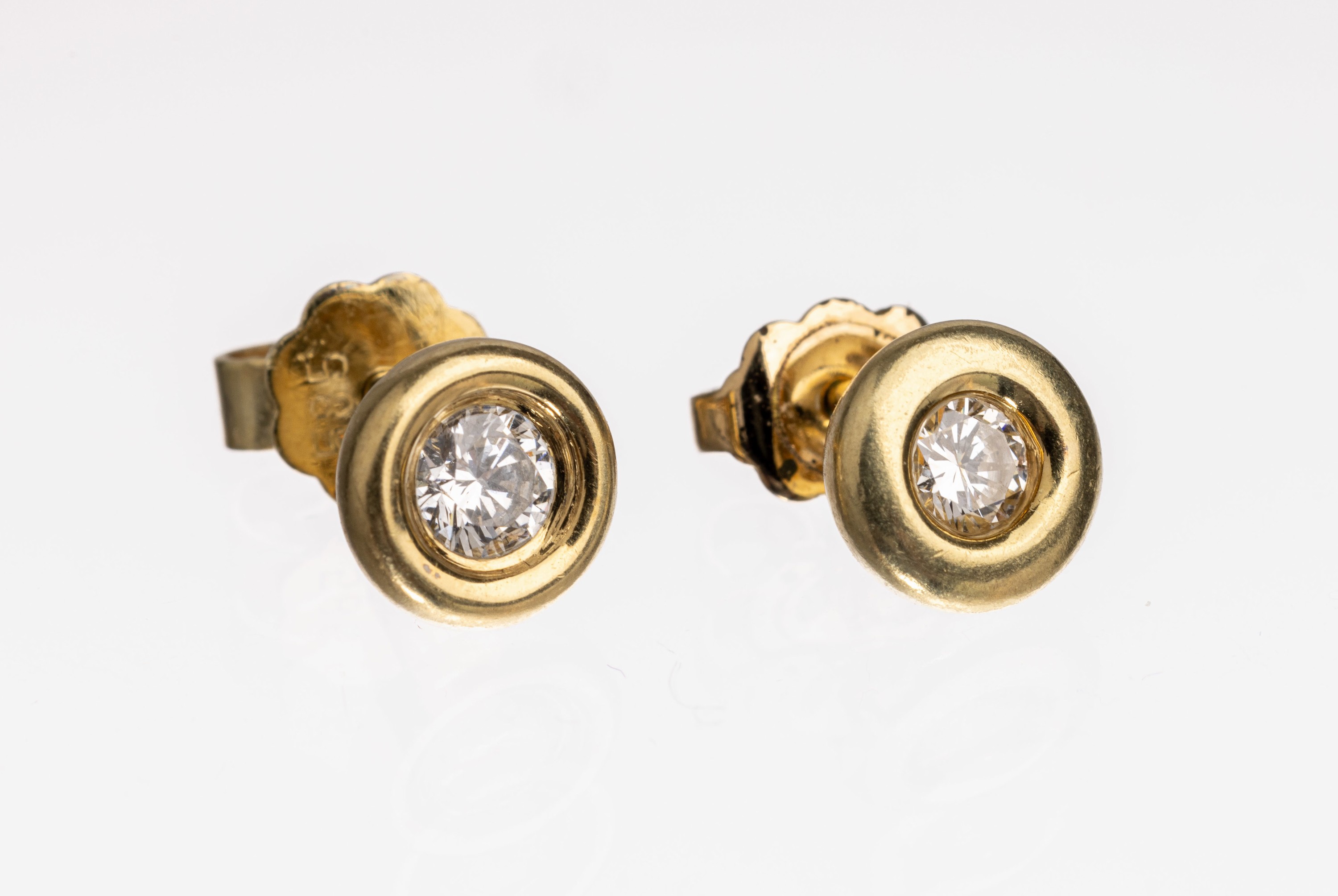 Paar 14 kt Gold Brillant Ohrstecker, GG 585/000, 2 Brillanten zus. ca. 0.75 ct Weiß/p1, in Zargenfassung, ca. 2.1 g, mit Zertifikat