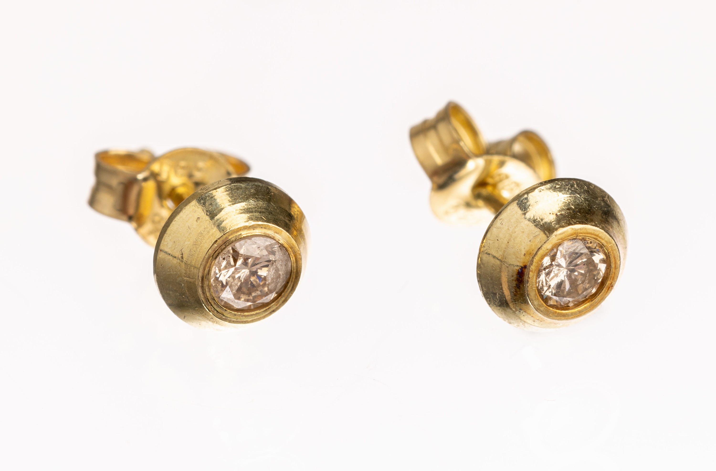 Paar 14 kt Gold Brillant Ohrstecker, GG 585/000, 2 Brillanten zus. ca. 0.15 ct Weiß/si