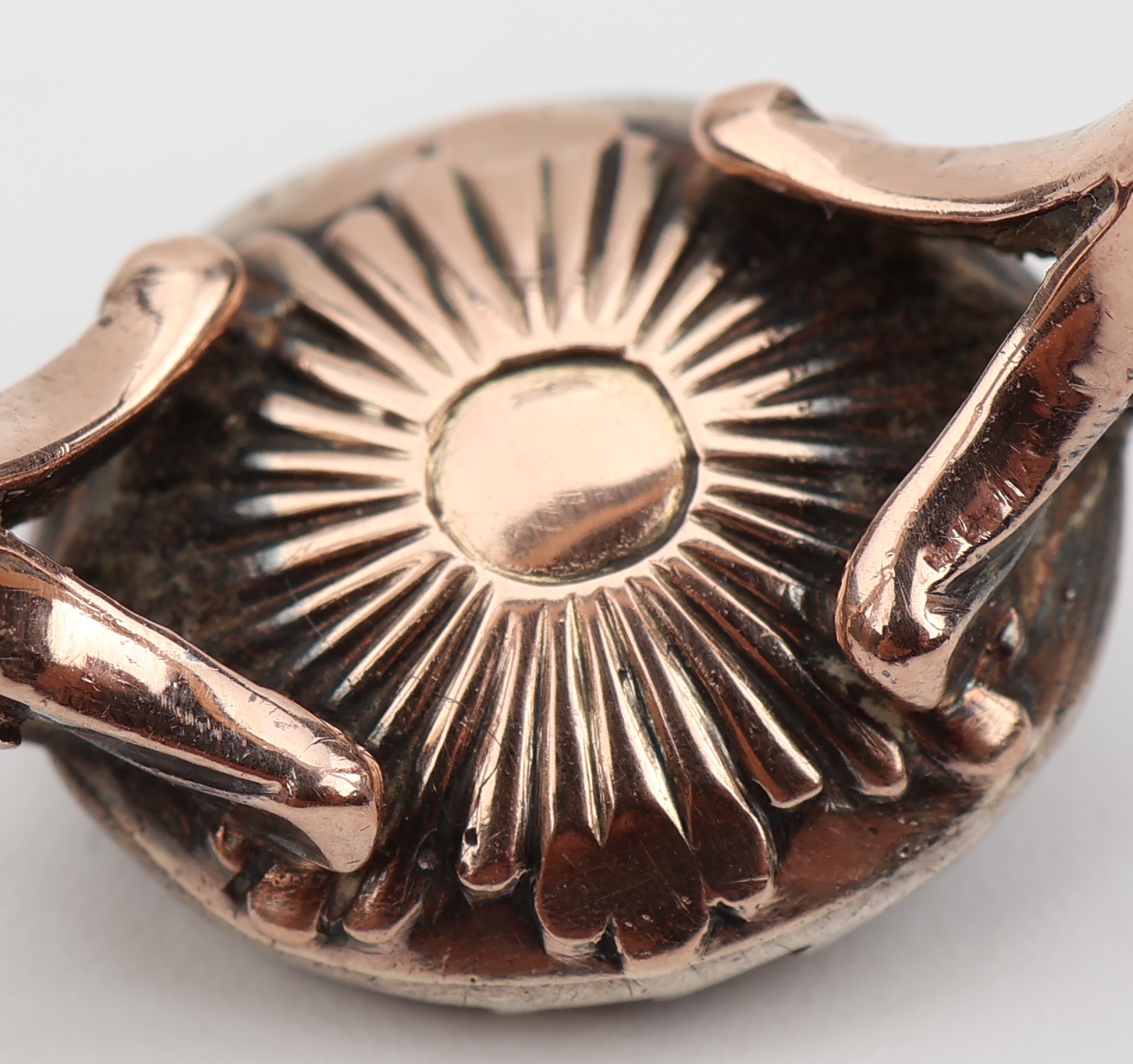 Detail e: 14 kt Gold Diamant-Ring, deutsch um 1800, RG 585/000 gepr., Ringkopf in Silber, bes. mitDiamantrosen, verbödet, Schiene RG, RW 49