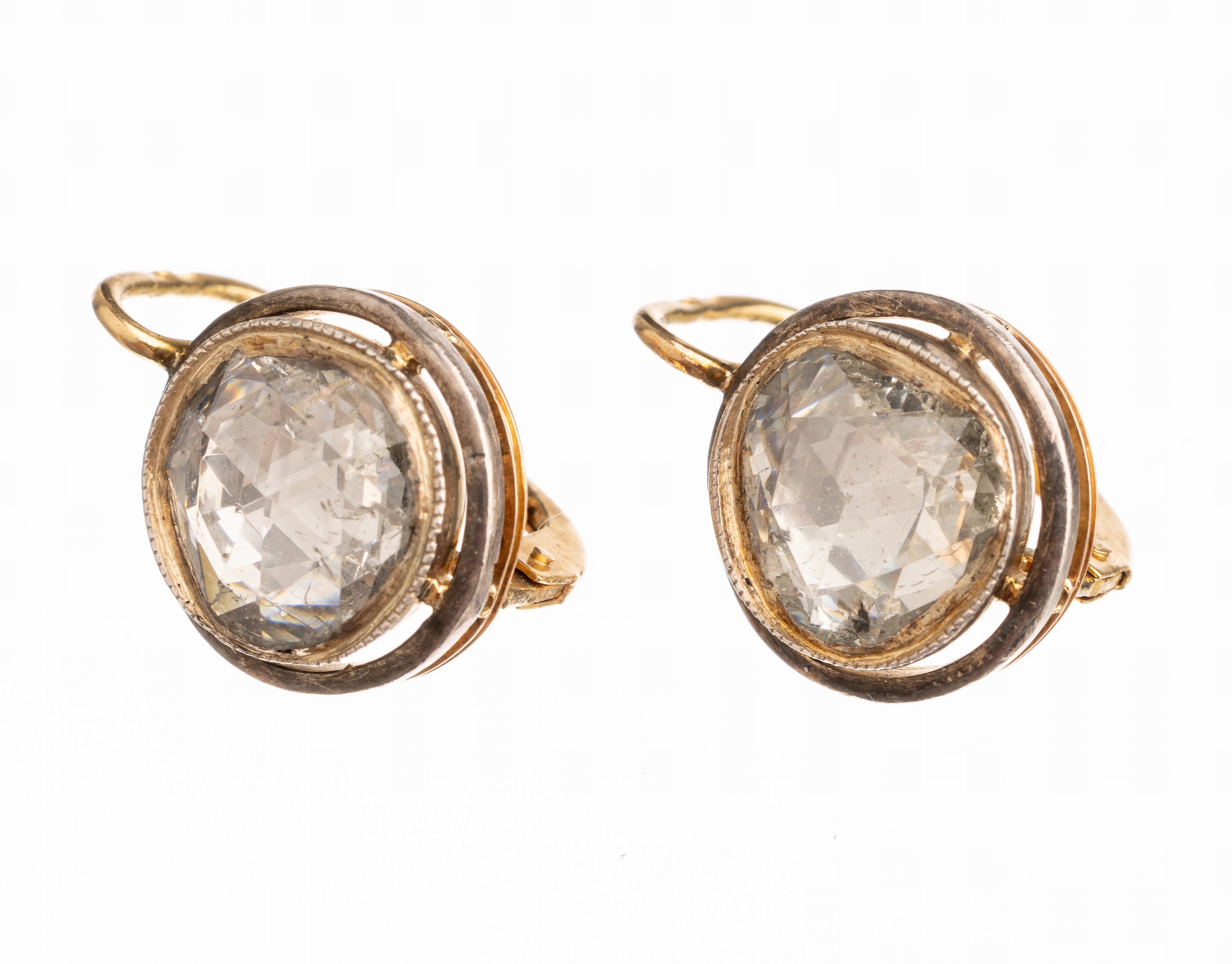 Paar 18 kt Gold Diamant Ohrgehänge, GG 750/000 gepr., um 1830/40, 2 Diamantrosen in Silber gefaßt zus. ca. 3.00 ct Weiß-l.get. Weiß/p1, ...
