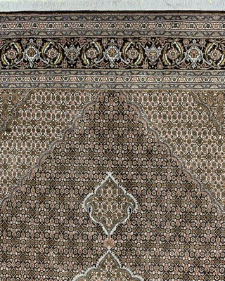 26786407c - Tabriz (40 Raj), Persia, end of 20th century, wool on cotton, approx. 342 x 246 cm, condition: 2. Rugs, Carpets & Flatweaves