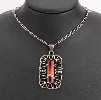 Image Art-Deco stripe agate pendant with chain , Idar Oberstein approx. 1900s, silver wreath ...