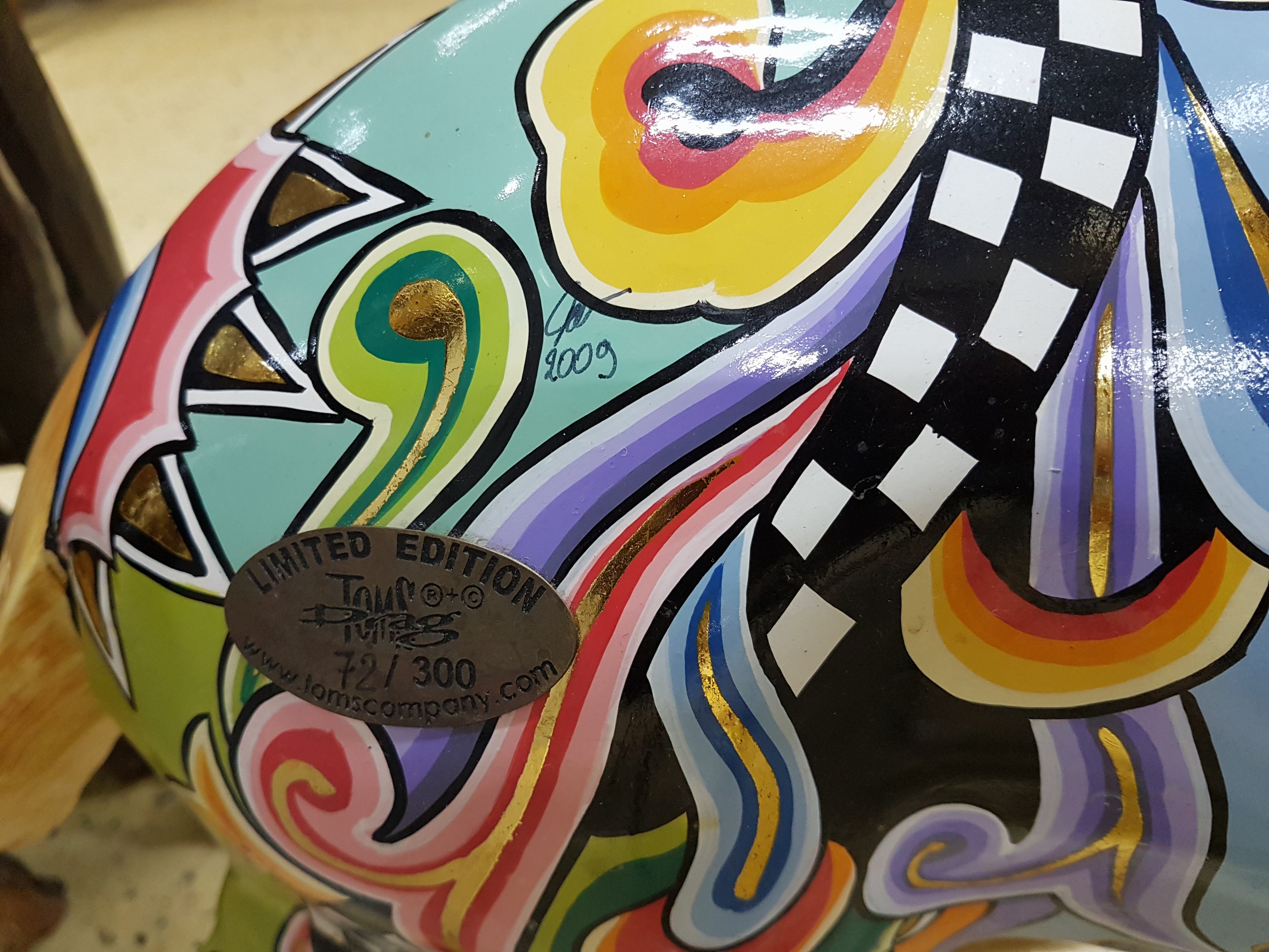 Detail b: Thomas Hoffmann/Tom's Drag Art, große Steinbockskulptur, "Steinbock Louis"", 2009, handsigniert, Fiberglas handbemalt, bemalt, ...