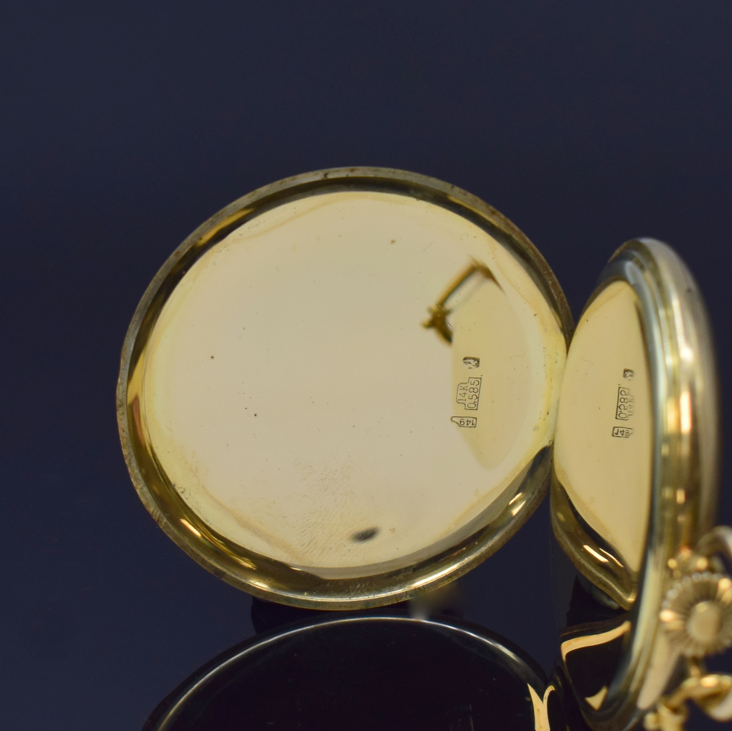 Detail c: STOWA Herrensavonette in GG 585/000 mit Kette in GG 750/000, Deutschland/Schweiz um 1960, glattes 3-Deckel-Goldgeh., silb. Zifferbl. m. gold. ...