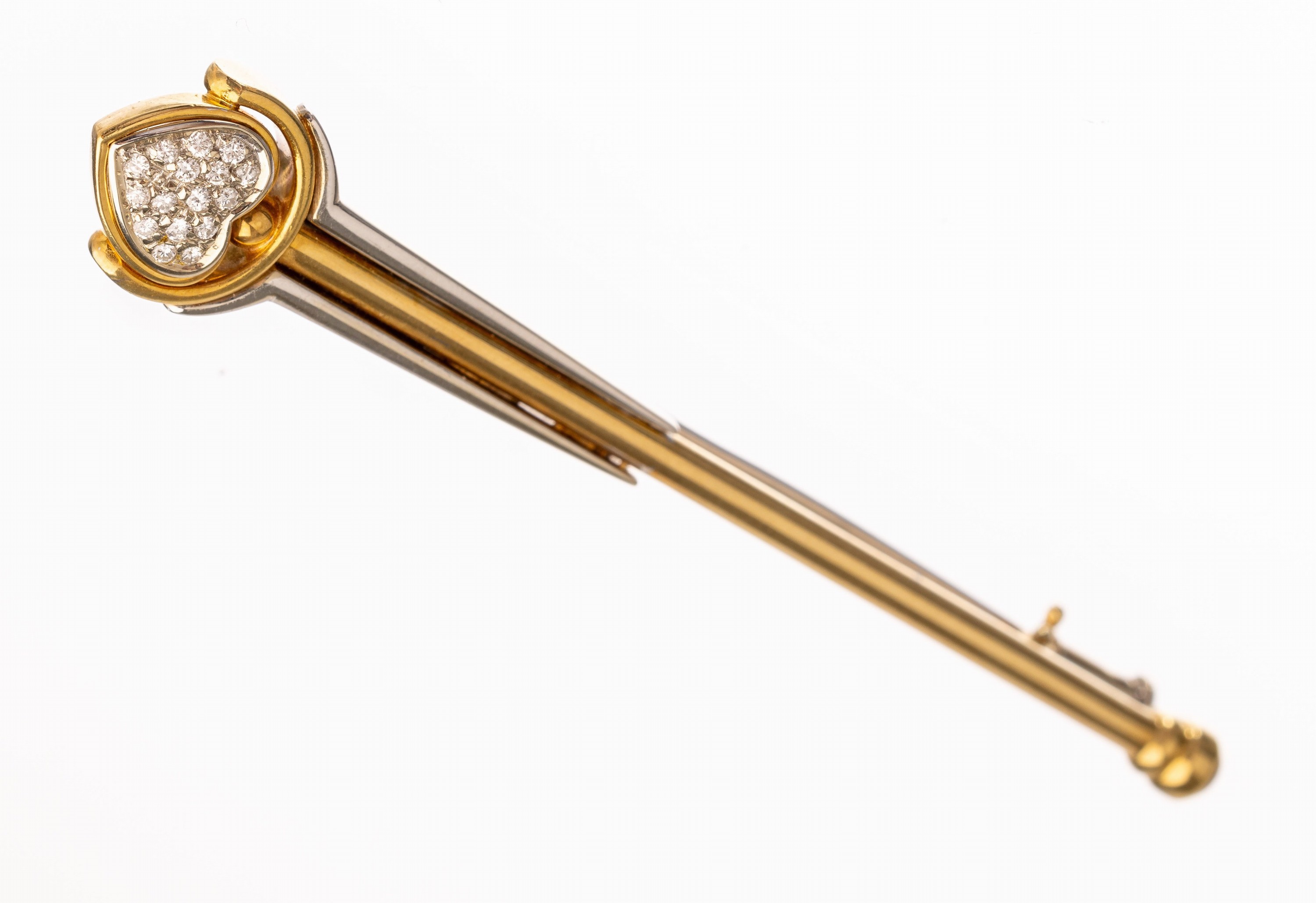 18 kt Gold Diamant-Brosche, GG/WG 750/000, Herz besetzt mit 16 Diamanten zus. ca. 0.16 ctWeiß/si, kl. Saphircabochon an der Unterseite,L. ca. 7.5 ...