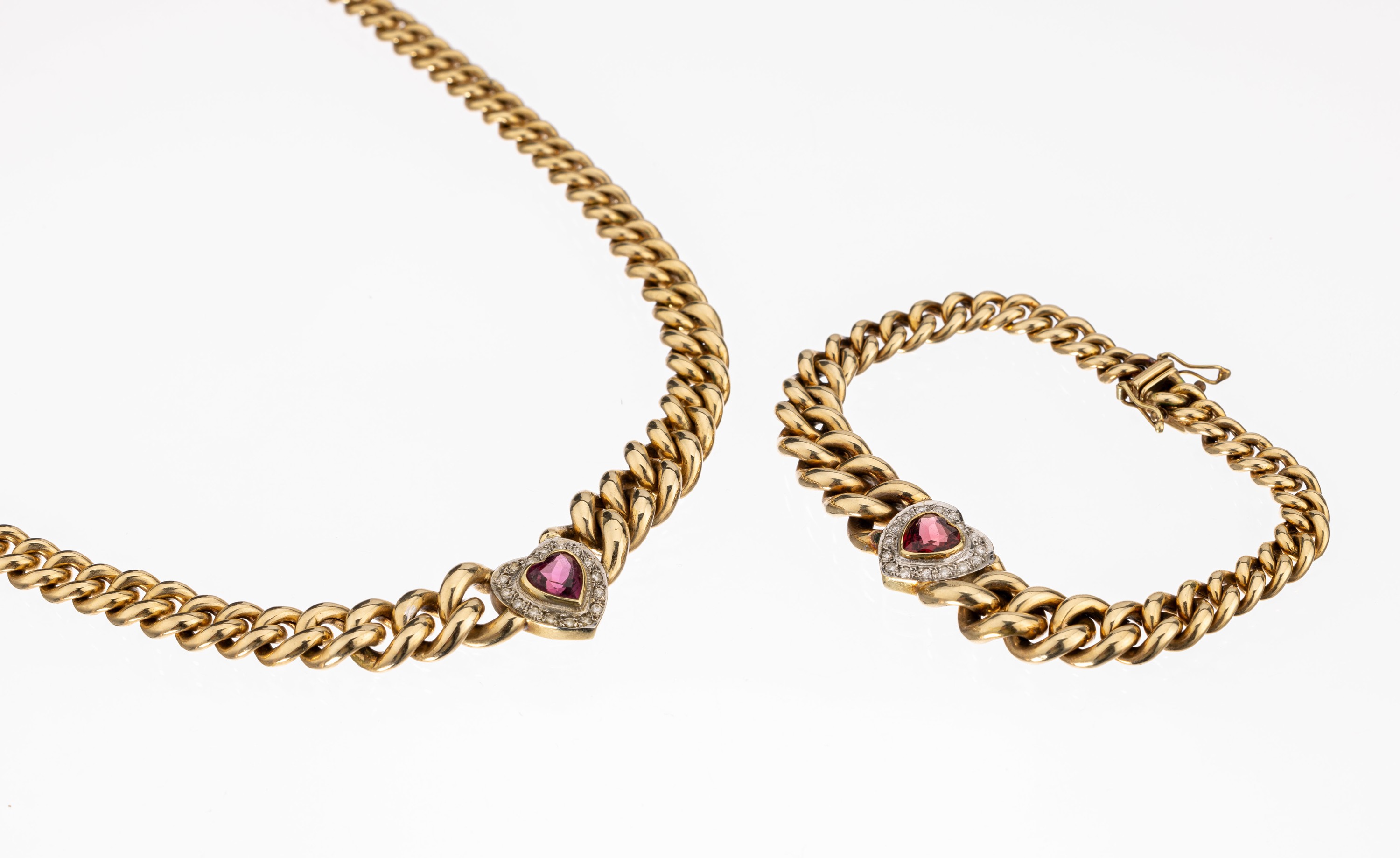 14 kt Gold Brillant-Rhodolith-Schmuckset, GG 585/000, Collier und Armband, Rundpanzerglieder im Verlauf, 2 Rhodolith- Herzen zus. ca. 3.00 ct, ...