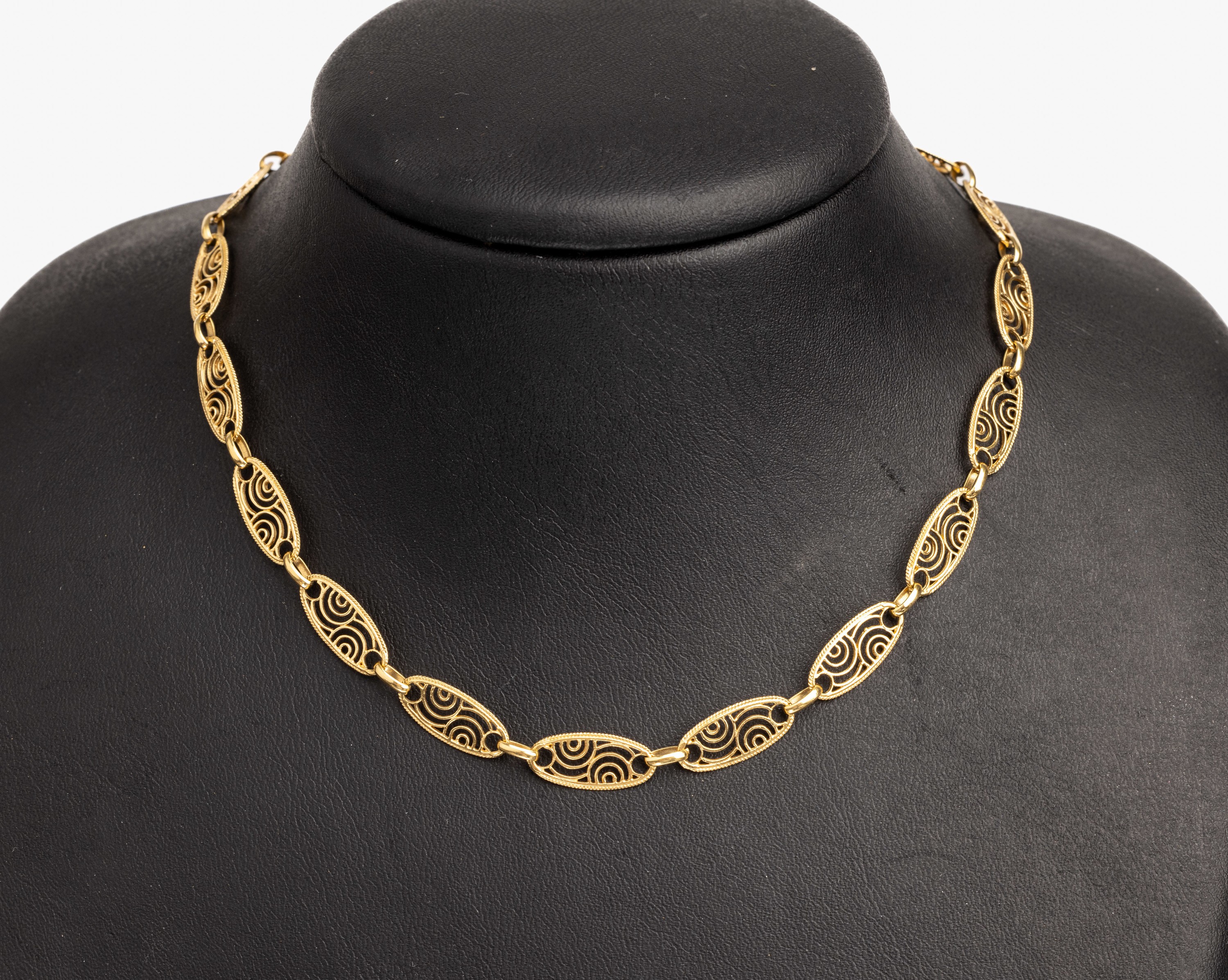 18 kt Gold Collier, GG 750/000, total ca. 24.3 g, L. ca. 91 cm, Federringschließe