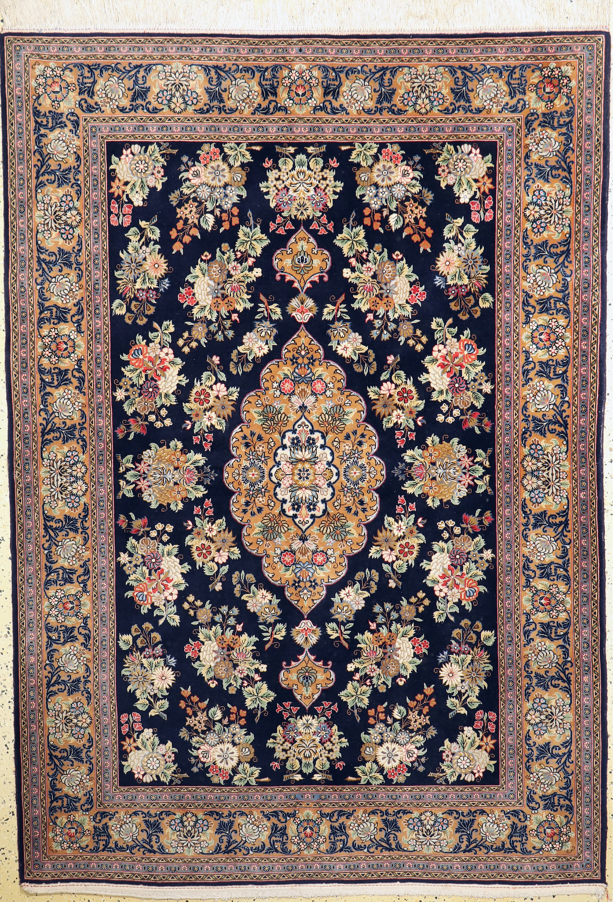 Ghom Kork fein, Persien, Mitte 20.Jhd, Korkwolle mit Seide, ca. 212 x 150 cm, EHZ: 2