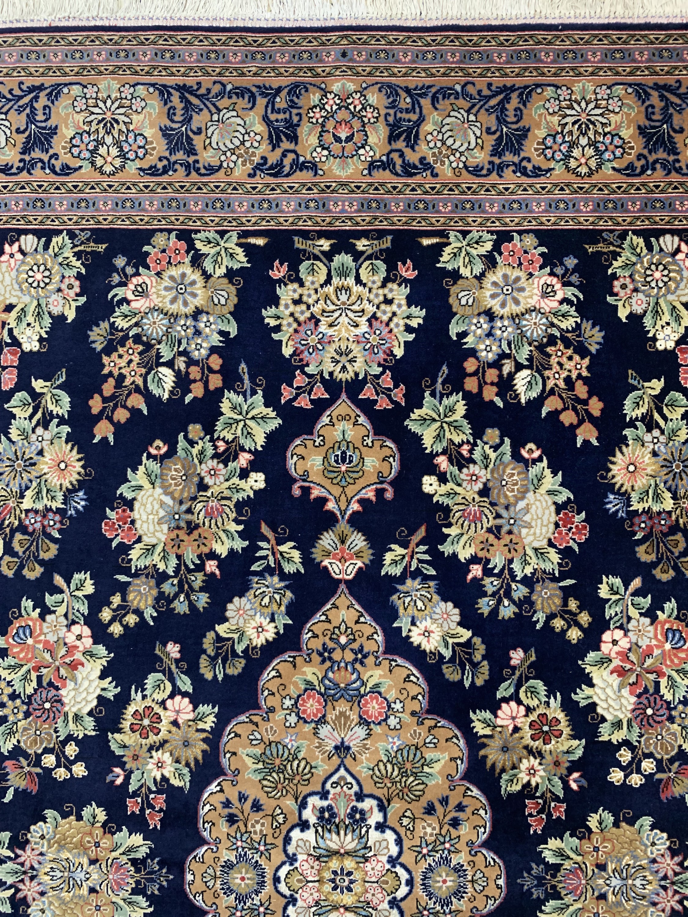 Detail c: Ghom Kork fein, Persien, Mitte 20.Jhd, Korkwolle mit Seide, ca. 212 x 150 cm, EHZ: 2