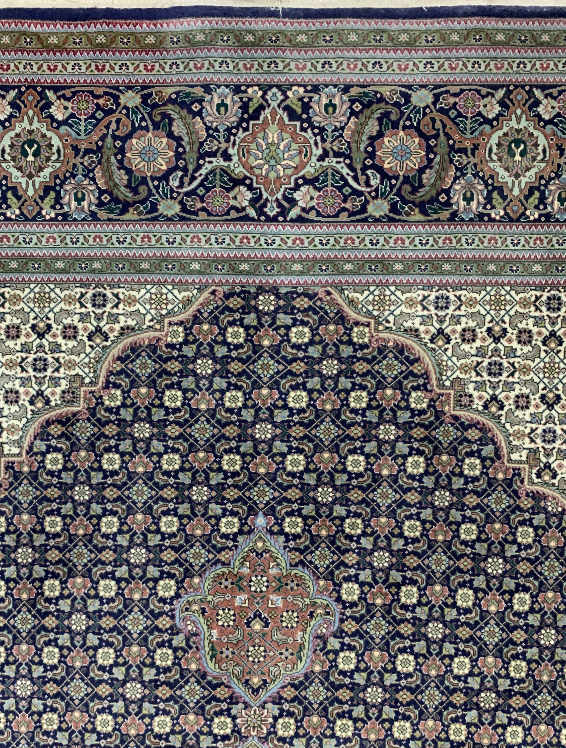 Detail c: Täbriz"Mahi"fein(50 Raj), Persien, Mitte 20.Jhd, Korkwolle auf Baumwolle, ca. 387 x 290cm, ca. 500.000 Kn/qm, EHZ: 2
