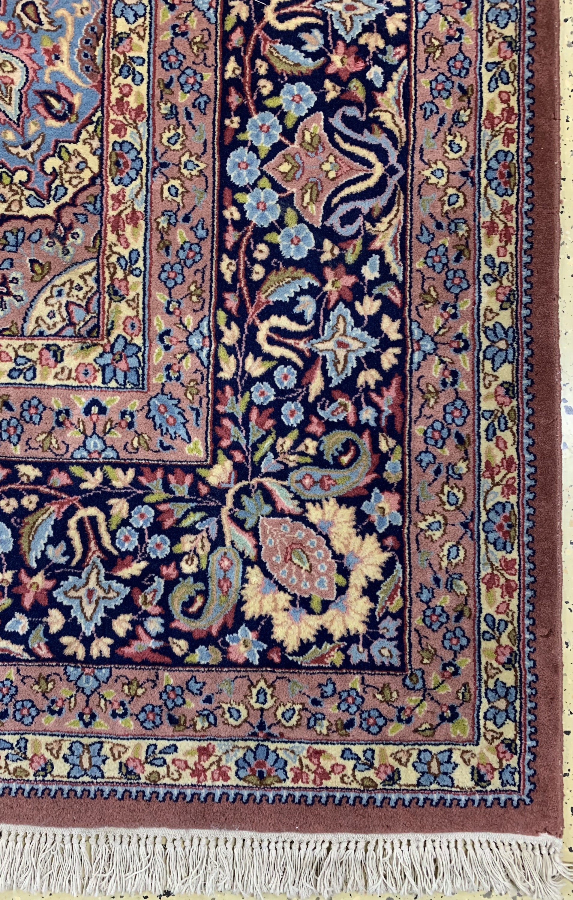 Detail a: Kerman fein Persien, signiert, Ende 20.Jhd,Wolle auf Baumwolle, ca. 390 x 302 cm, EHZ: 2,(Minimaler Mottenfraß am Rand).