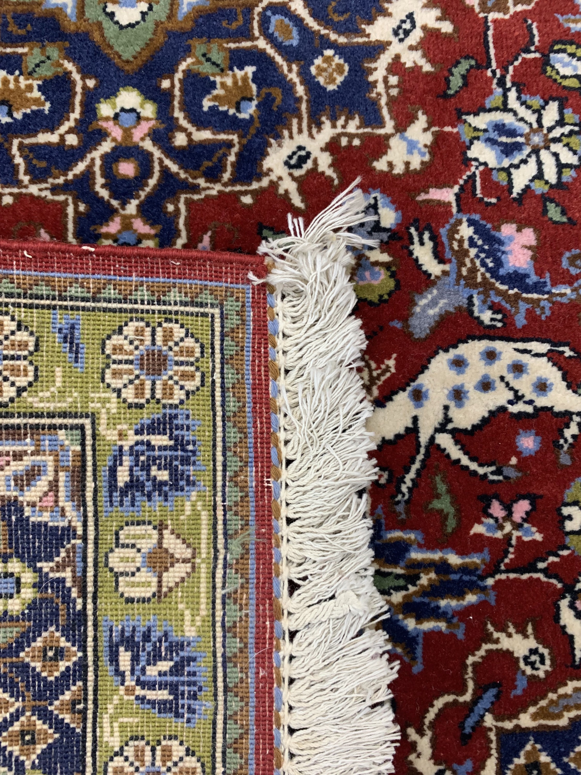 Detail c: 1 paar Ghom Kork, Persien, Ende 20.Jhd, Korkwolle auf Baumwolle, ca. 120 x 86 cm & ca. 107 x 63 cm, EHZ: 2