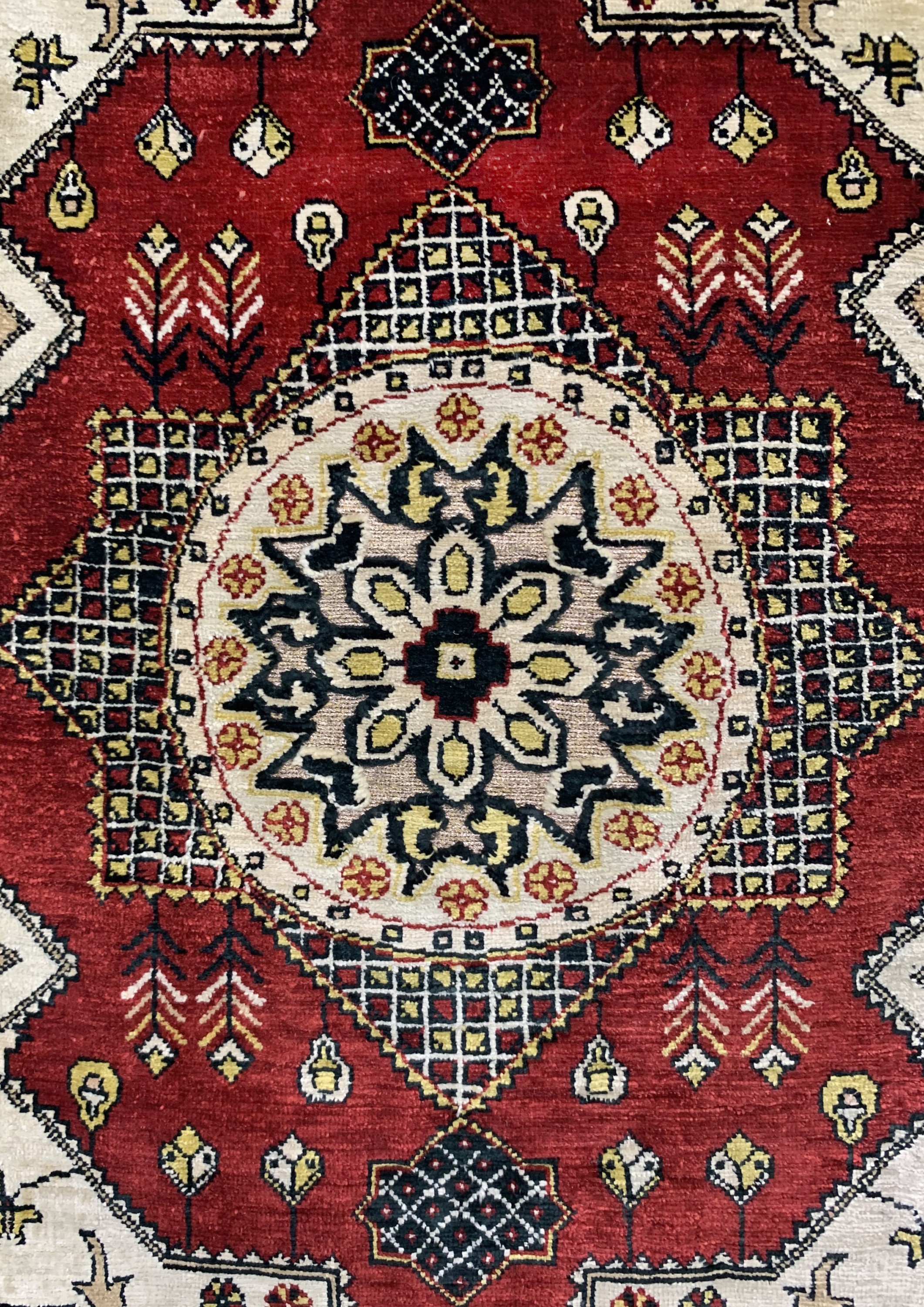 Detail b: Hereke Seide fein, Türkei, Mitte 20.Jhd, reine Naturseide"Metallbroschiert", ca. 51 x 31 cm, EHZ: 1