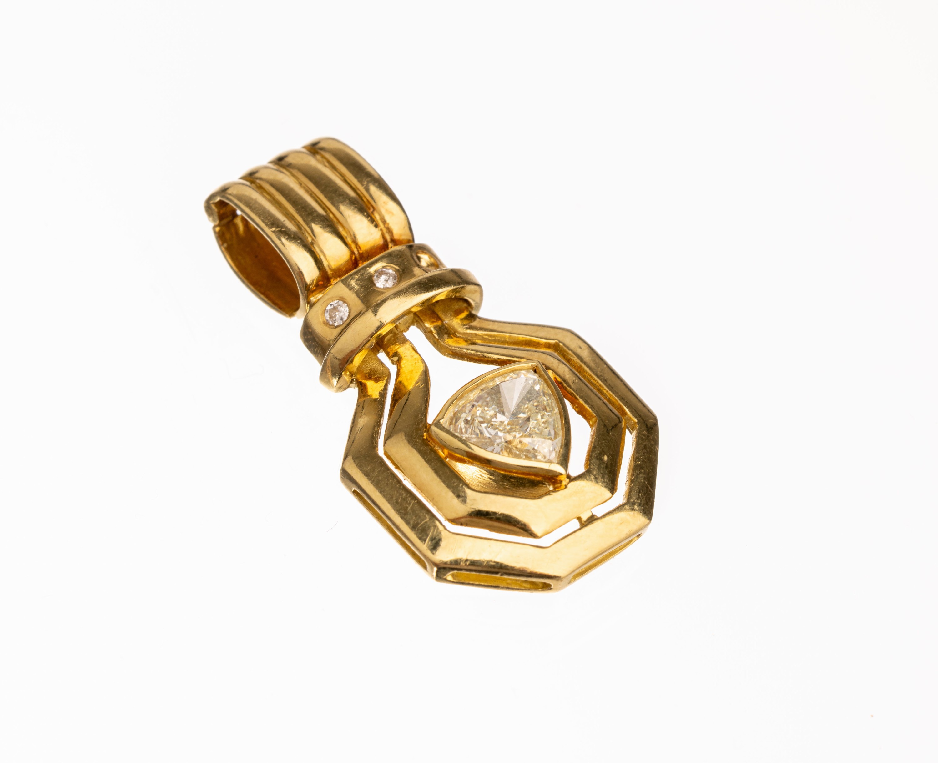 18 kt Gold Diamant-Clipanhänger, GG 750/000, Diamant-Triangel ca. 1.0 ct light yellow/si,2 Diamanten zus. ca. 0.02 ct Weiß/si, 1 Diamant fehlt, ...