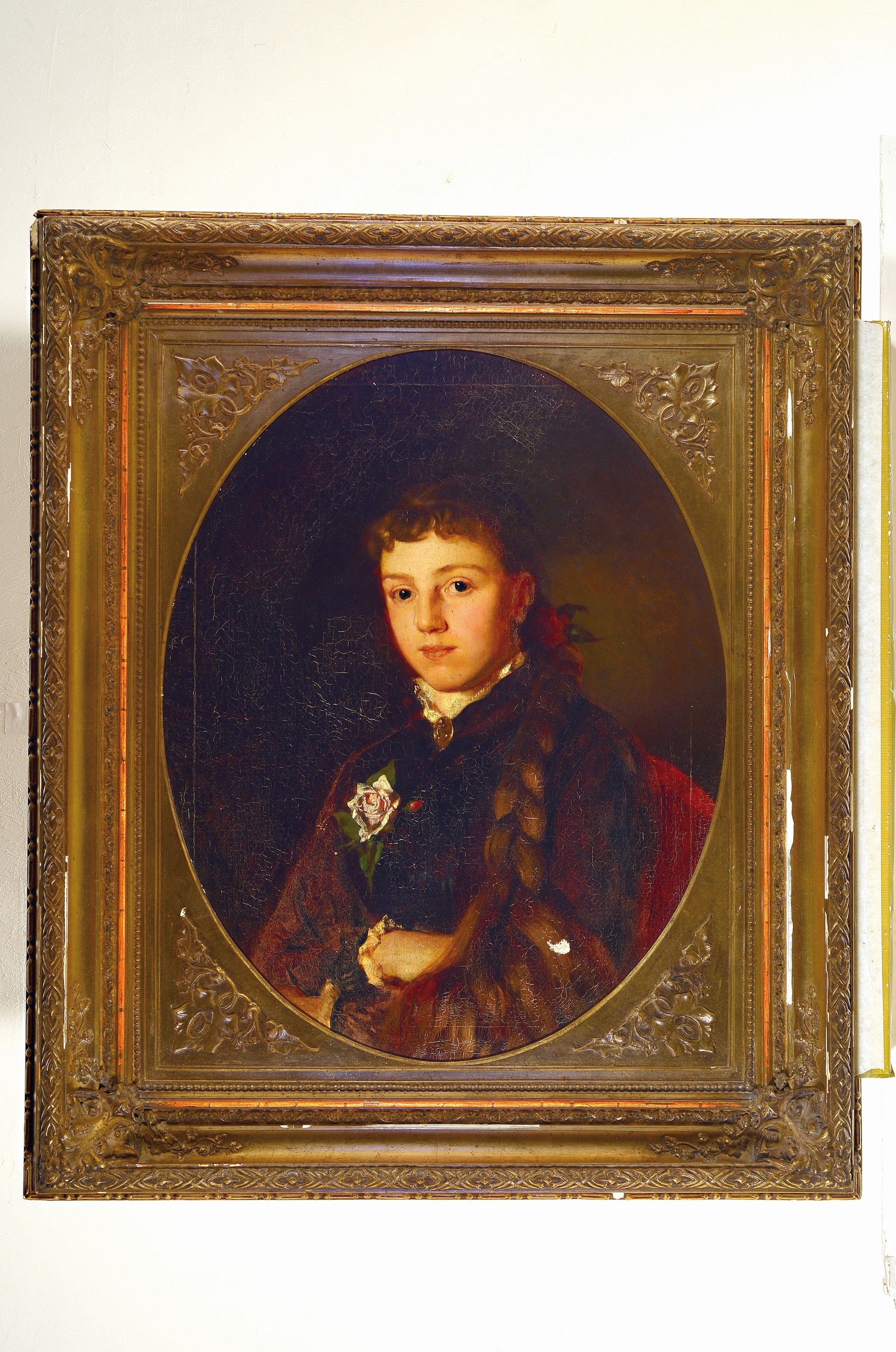 Franz Wenzel Schwarz, 1842 Spittelgrund-1919 Dresden, großes Porträt im Oval, Hüftbild eines Mädchens mit Ansteckrose, signiert und datiert 1882, ...