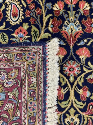 26786743e - Qum cork fine, Persia, mid-20th century, corkwool on cotton, approx. 207 x 138 cm, condition: 2. Rugs, Carpets & Flatweaves