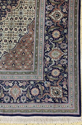 26786751a - Tabriz#"Mahi#"fine(50 Raj), Persia, mid-20th century, corkwool on cotton, approx. 387 x 290cm, approx. 500,000 Kn/sm, condition: 2. Rugs,Carpets & Flatweaves