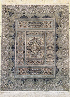 Image 26786770 - Hereke Silk Very fine, China, mid-20th century, pure natural silk, approx. 62 x 48 cm, approx. 4.0 million kn/sm, condition: 1. Rugs, Carpets & Flatweaves