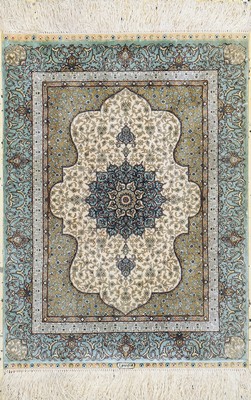 Image 26786774 - Hereke silk fine, China, mid-20th century, pure natural silk, approx. 62 x 47 cm, approx.1.4 million kn/sm, condition: 1. Rugs, Carpets& Flatweaves