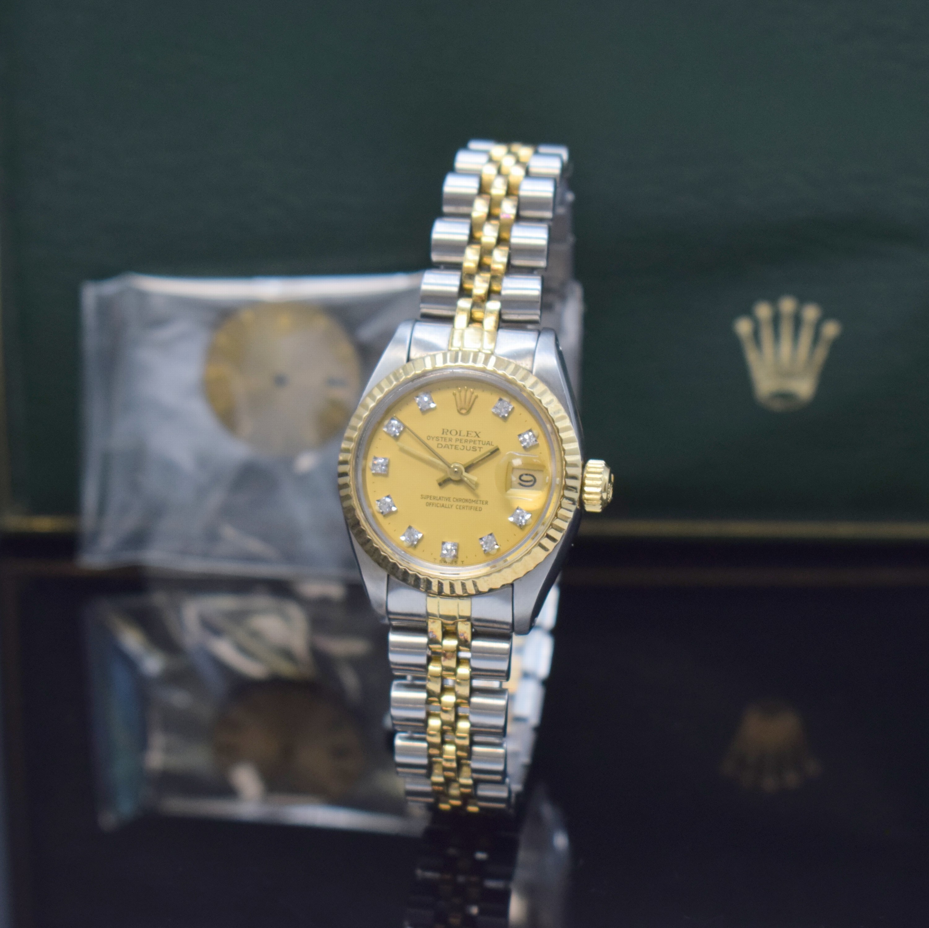 ROLEX Oyster Perpetual Date Referenz 6917 in Stahl/Gold, Schweiz um 1981, Automatik, Chronometer der Superlative, verschr. Oystergeh., orig. ...