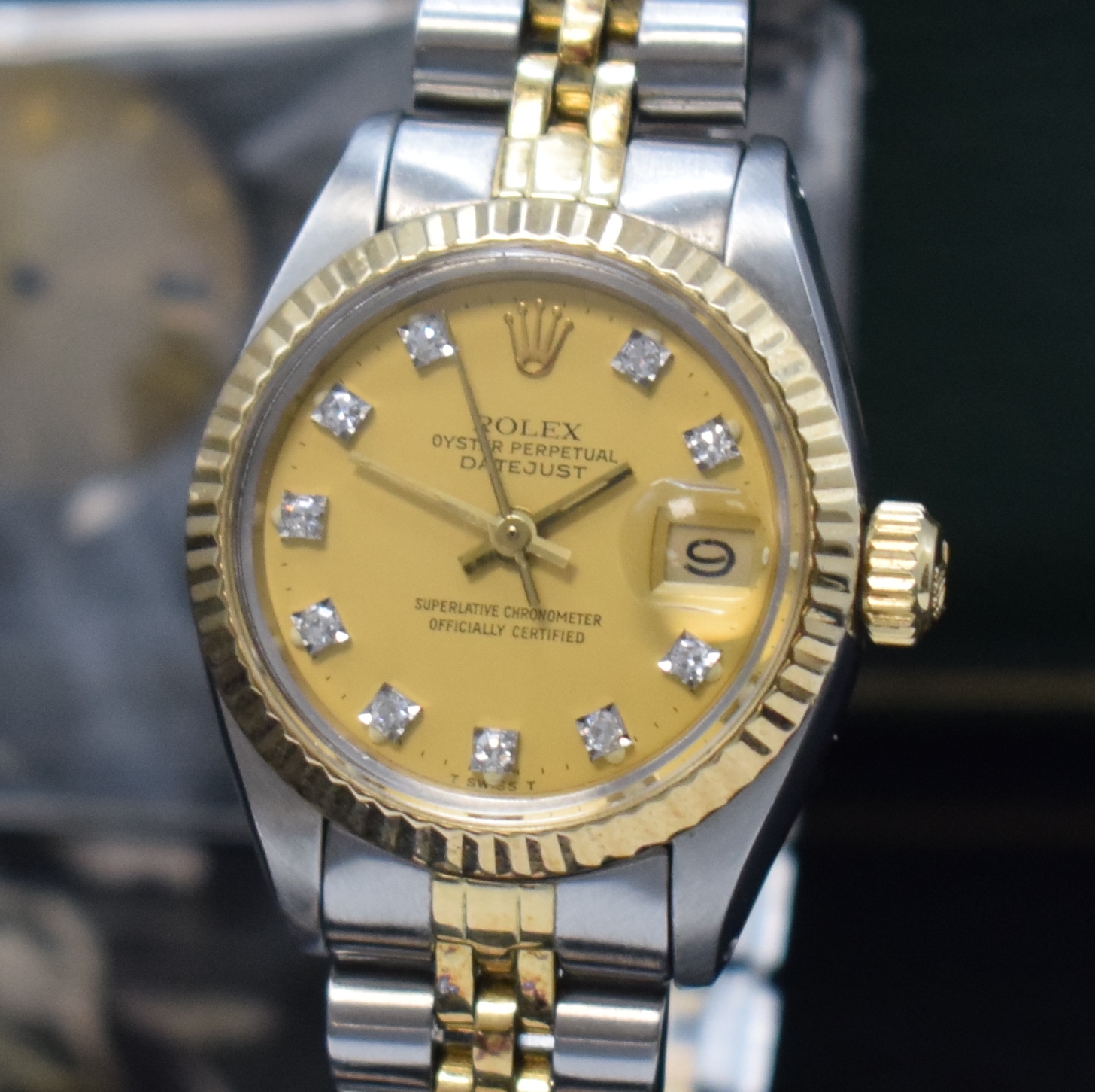Detail a: ROLEX Oyster Perpetual Date Referenz 6917 in Stahl/Gold, Schweiz um 1981, Automatik, Chronometer der Superlative, verschr. Oystergeh., orig. ...