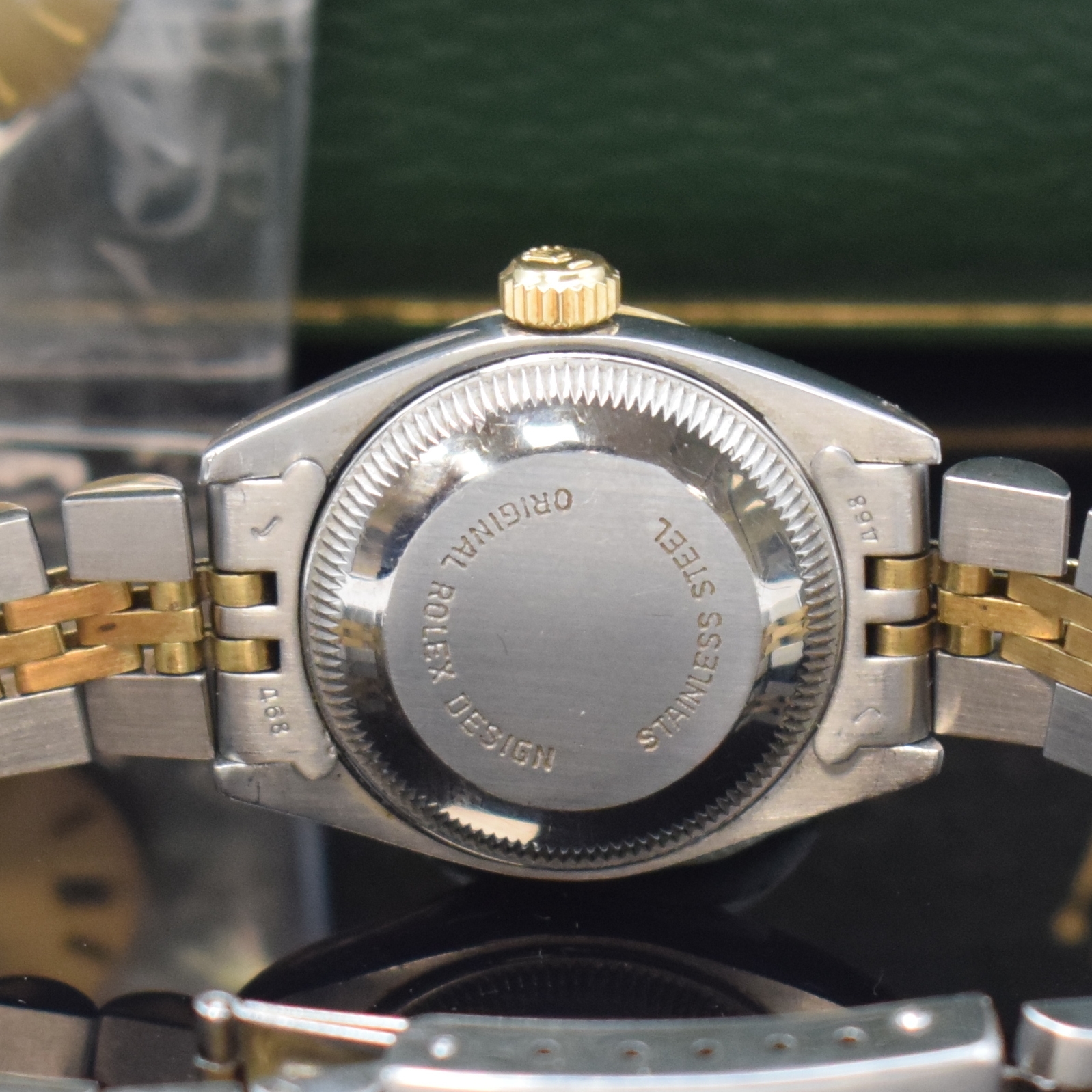 Detail d: ROLEX Oyster Perpetual Date Referenz 6917 in Stahl/Gold, Schweiz um 1981, Automatik, Chronometer der Superlative, verschr. Oystergeh., orig. ...