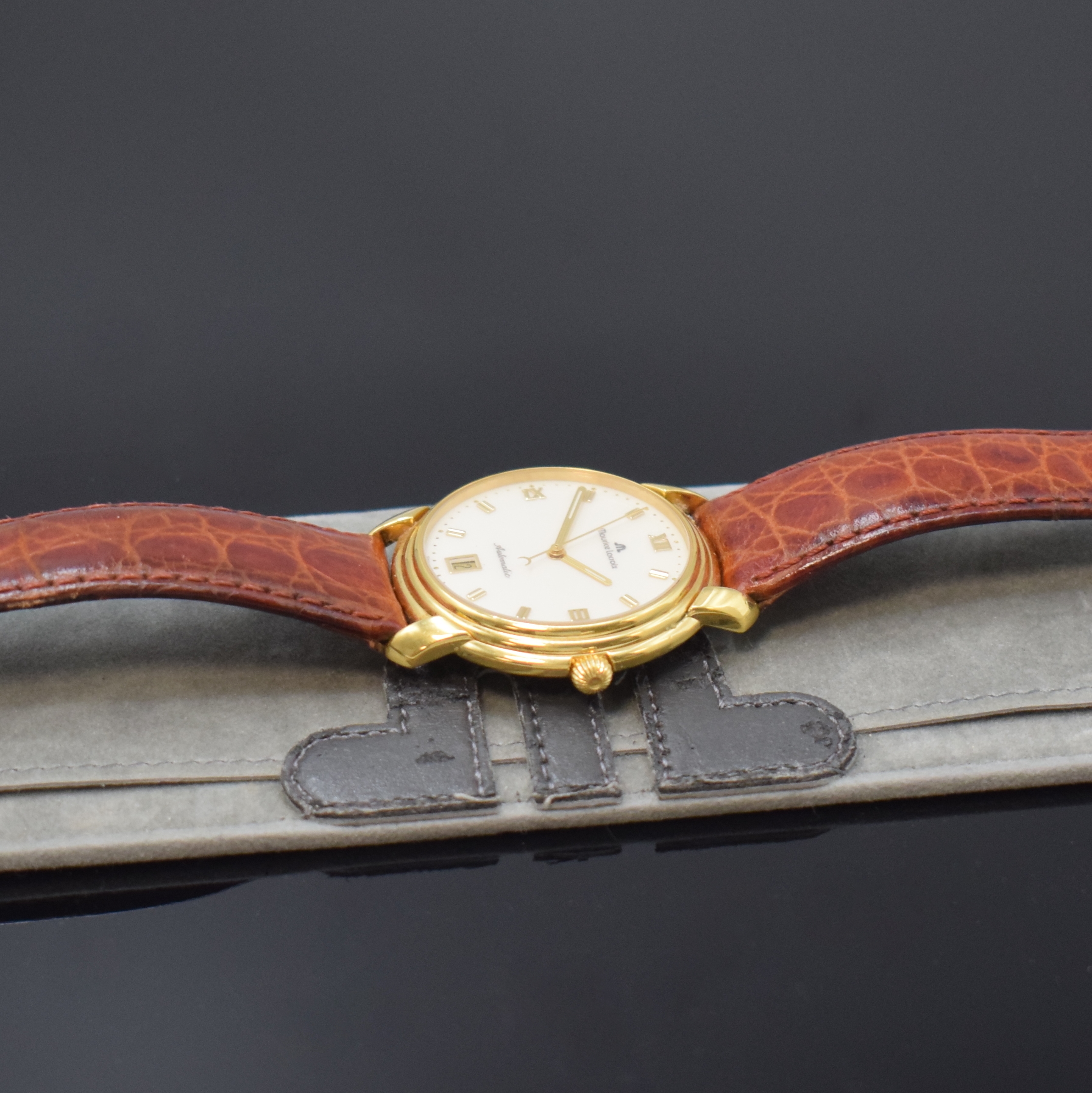 Detail d: MAURICE LACROIX Les Classique Herrenarmbanduhr Referenz 23293, Schweiz um 2000, Automatik, verg. Geh., Stahlboden aufgedr., cremefarb. Zifferbl. m. ...