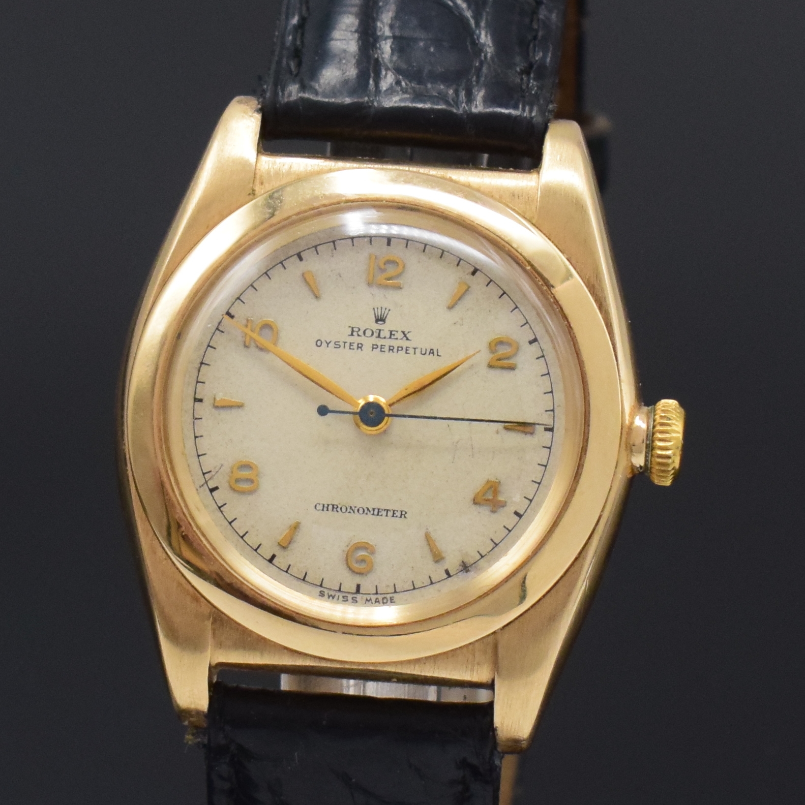 Detail a: ROLEX Bubble Back Chronometer Herrenarmbanduhr in RoseG 585/000 Referenz 3131, Schweiz um 1946, Automatik, verschr. Geh. m. glatter Lünette, ...