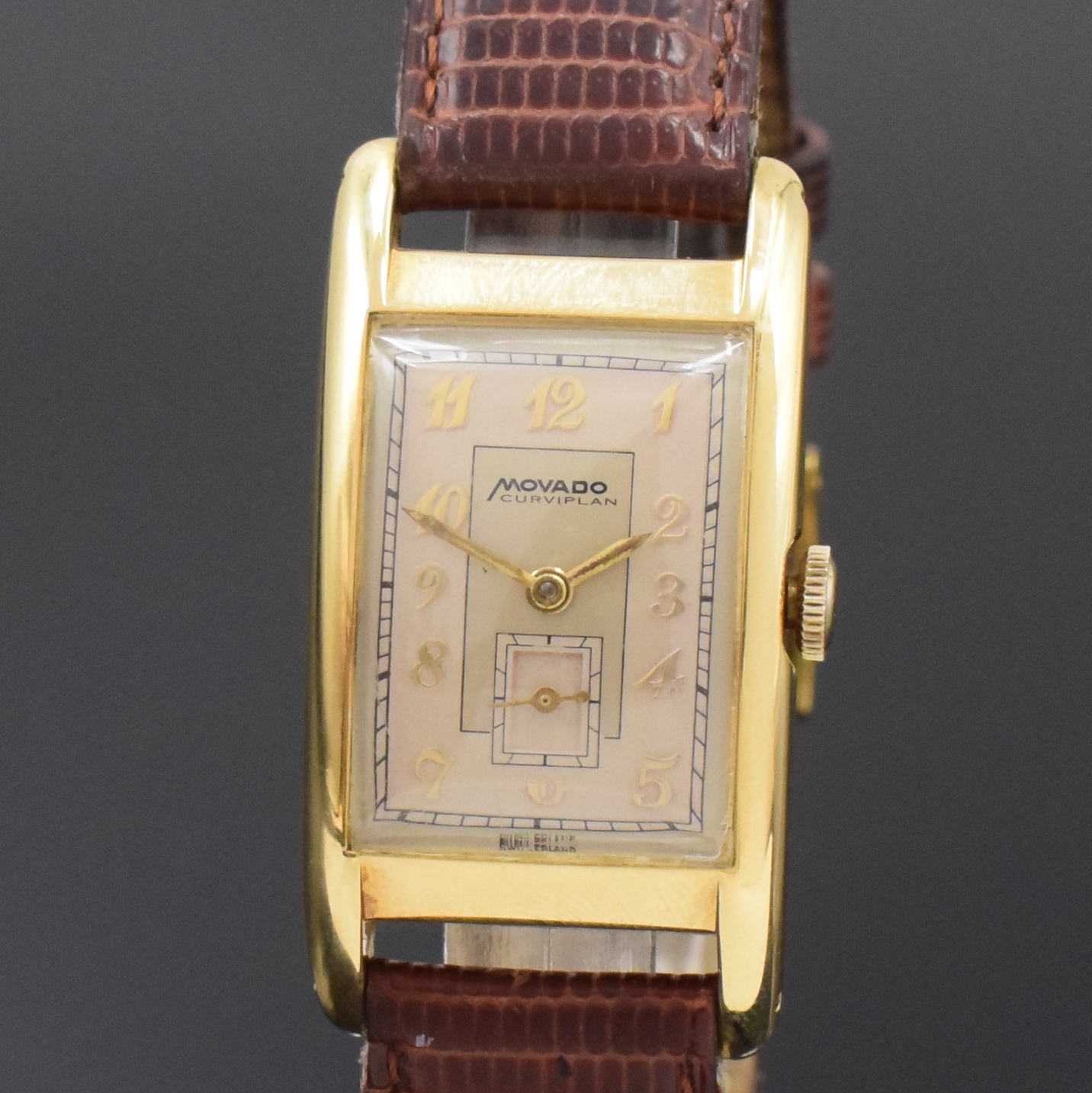 Detail a: MOVADO seltene Herrenarmbanduhr Curviplan in GG 585/000 Referenz 41804, Handaufzug, Schweiz um 1945, 2-teil., gew. Scharniergeh. (Stift zu ers.), ...