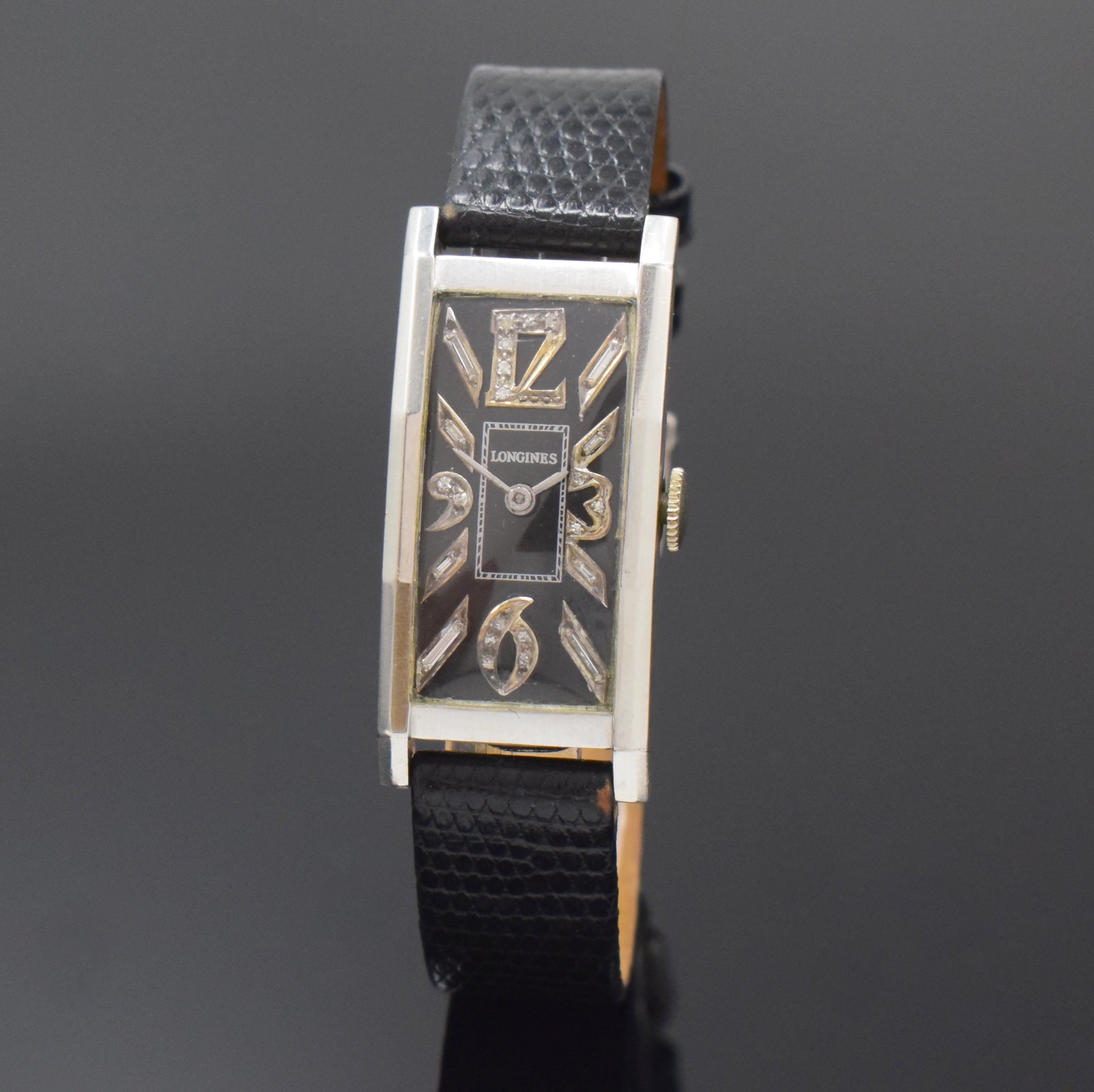LONGINES Herrenarmbanduhr in Platin mit Diamanten, Schweiz für USA um 1939, Handaufzug, neutr. Gehäuse (10%IRID.Plat.), Boden aufgedr., rest. ...