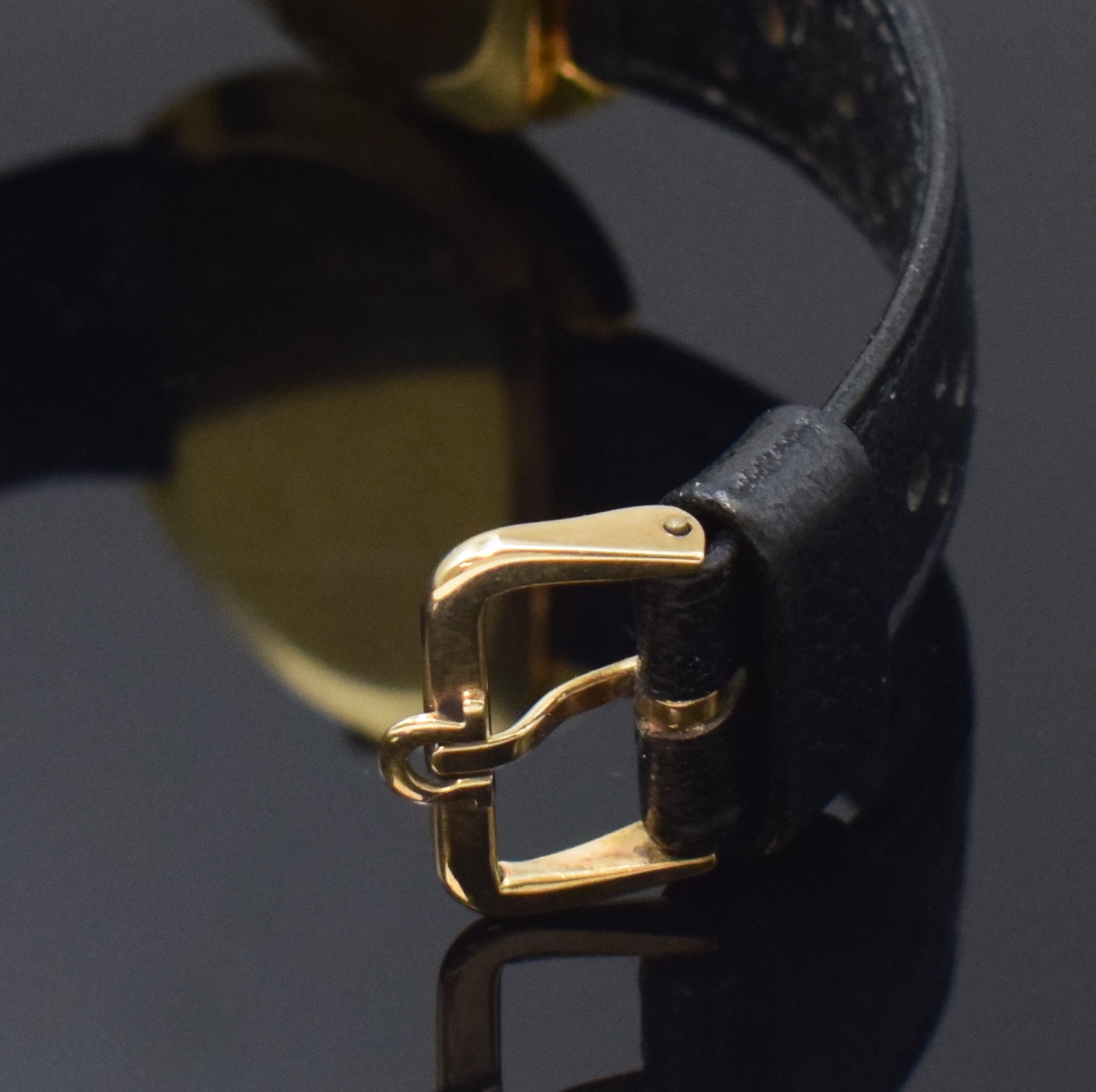 Detail b: OMEGA De Ville Herrenarmbanduhr in GG 750/000 Referenz 162047, Schweiz um 1970, Automatik, 2-teil. Geh. inkl. orig. Lederband m. orig. GG 375/000 ...