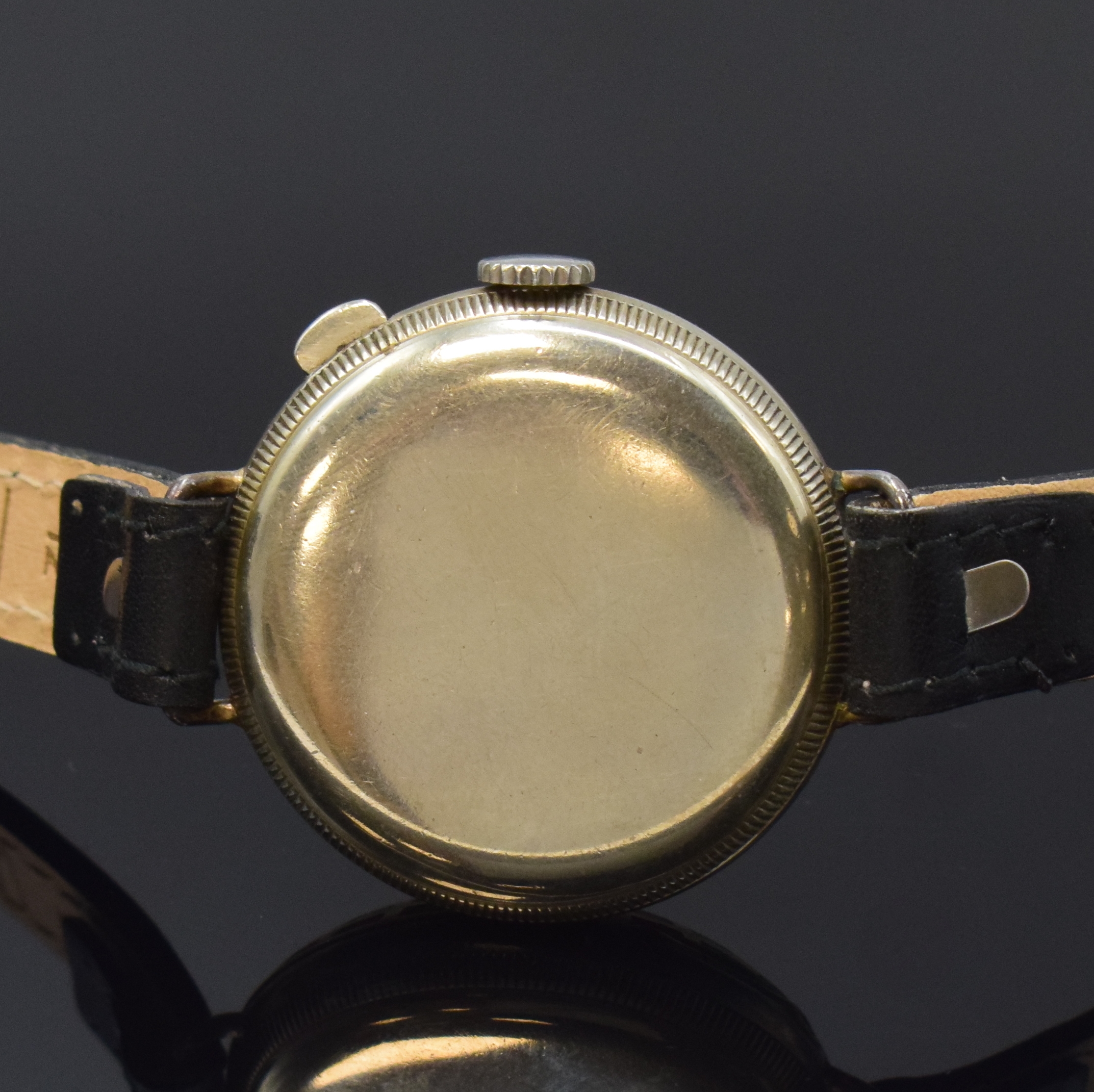 Detail d: TALIS Watch Co. Armbanduhr in Form eines Golfballs, Schweiz/USA um 1940, vers. Geh., Boden verschr., Sprungdeckel, Emailzifferbl. m. arab. Std. ...