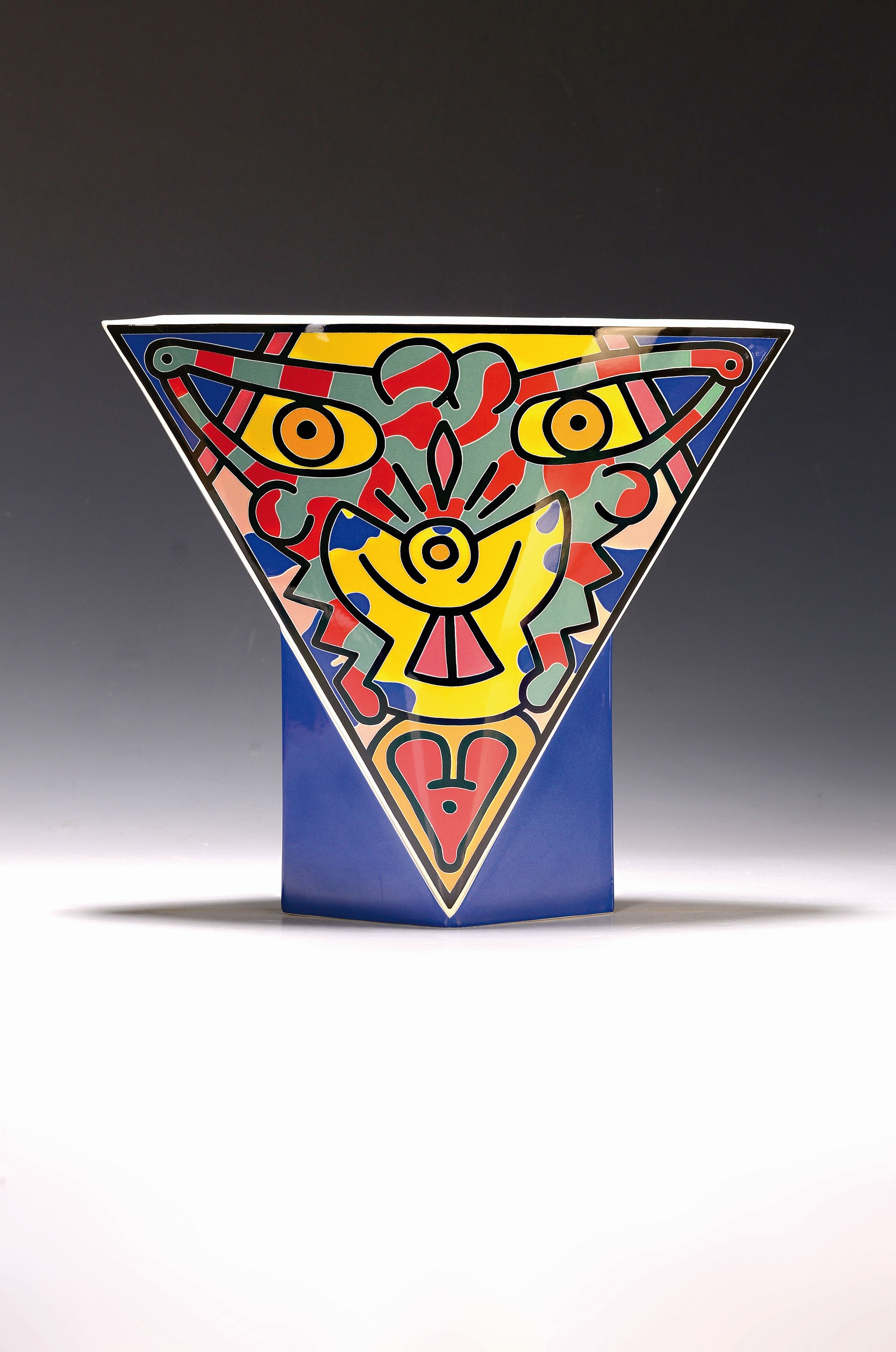 Detail l: Keith Haring fürVilleroy & Boch: Spirit of Art No. 2, Serie aus 3 Kunstobjekten: Centerpiece, Sculpture und Box, Edition TriBeCa, 1992, limit. ...