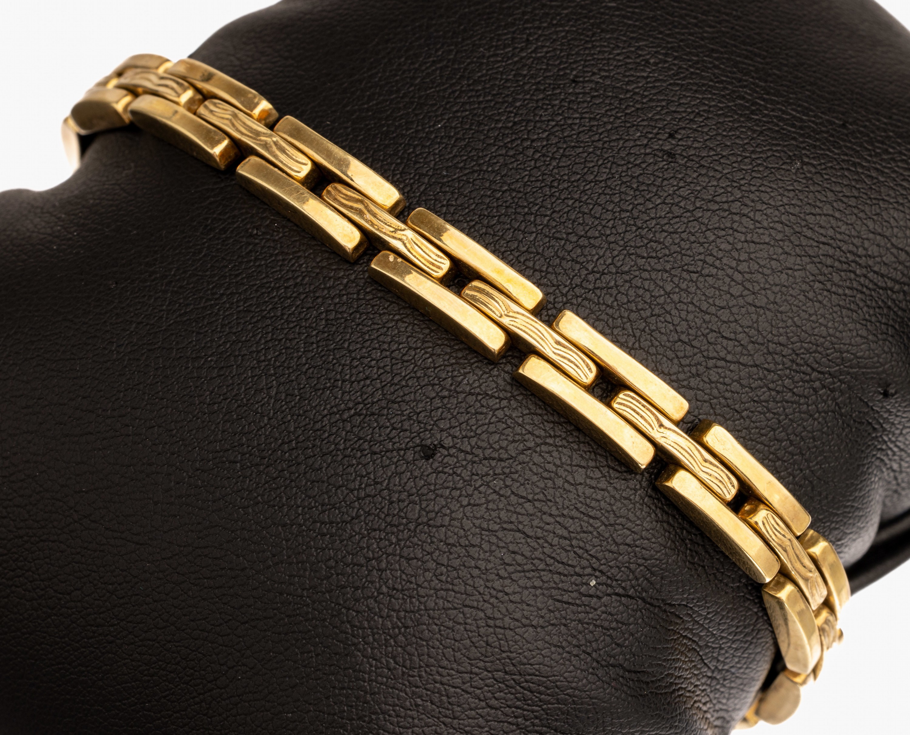 14 kt Gold Armband, GG 585/000, ca. 16.8 g, L. ca. 19 cm, Kastenschloß mit Sicherheitsachten