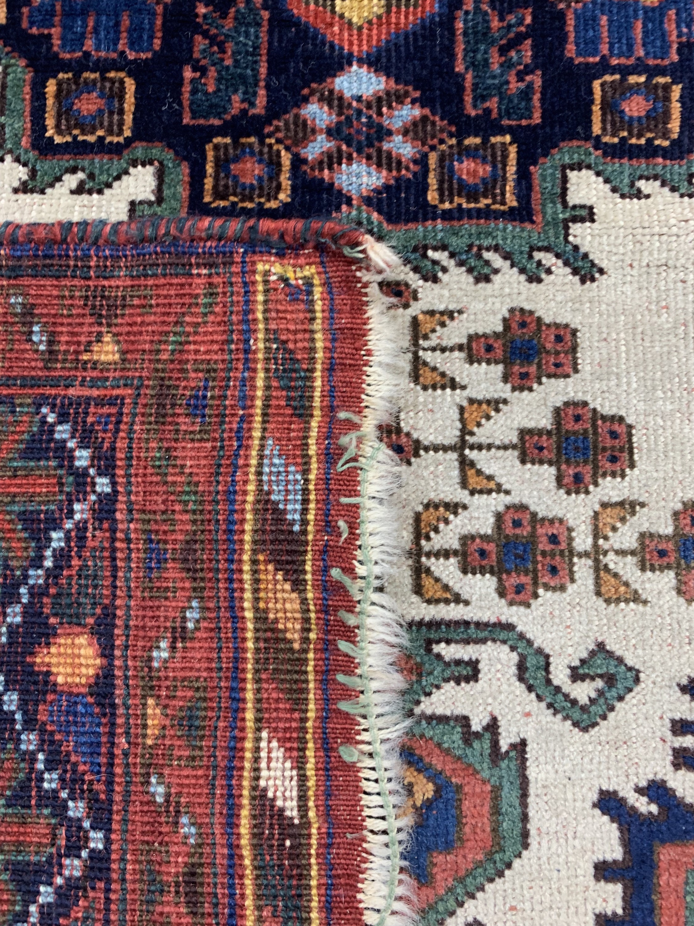 Detail d: Antiker Afschar, Persien, um 1900, Wolle auf Wolle, ca. 118 x 97 cm, EHZ: 2-3