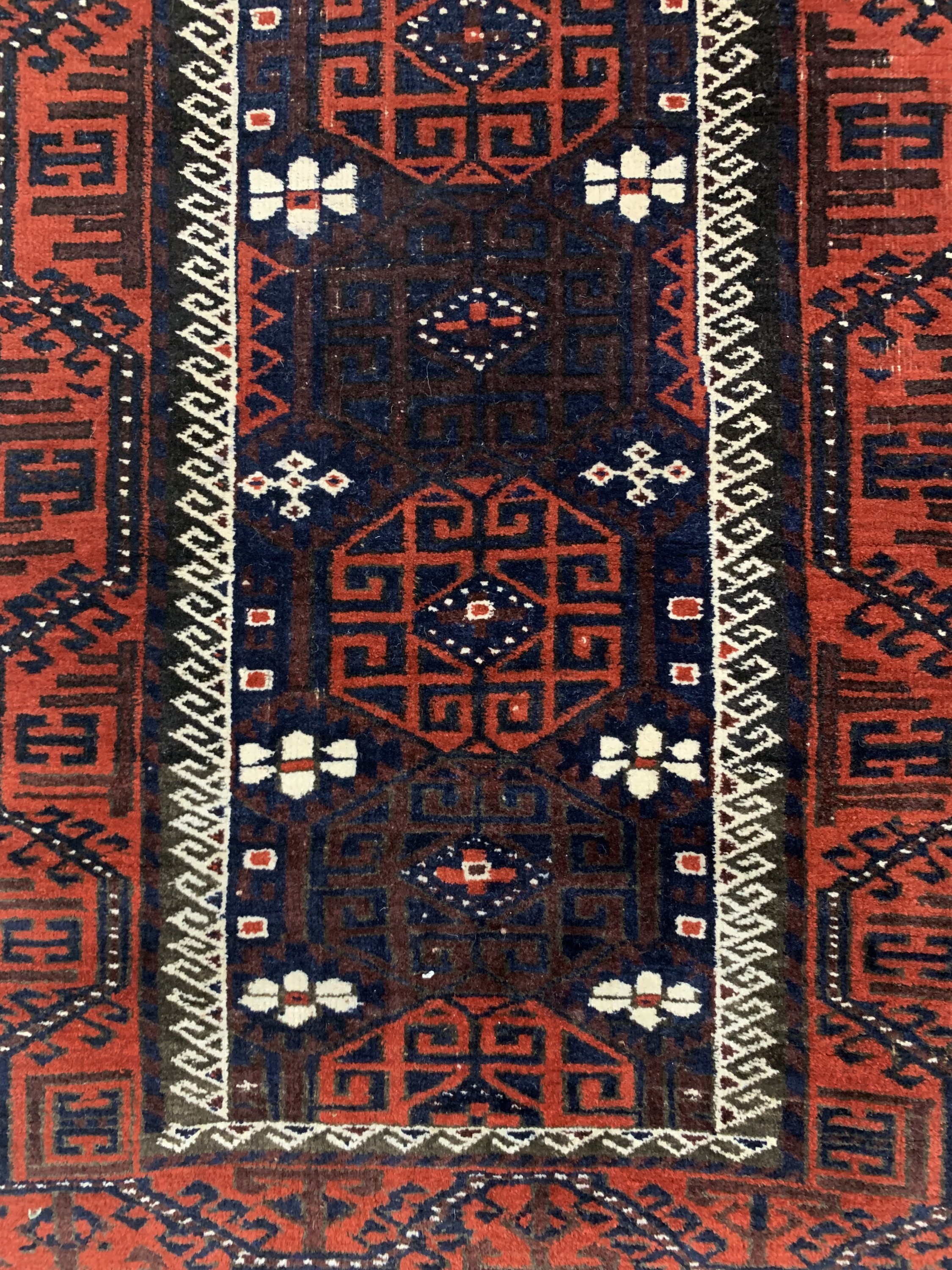 Detail b: Paar Belutsch antik, Persien, um 1900, Wolle auf Wolle, ca. 190 x 112 cm, EHZ: 2-3