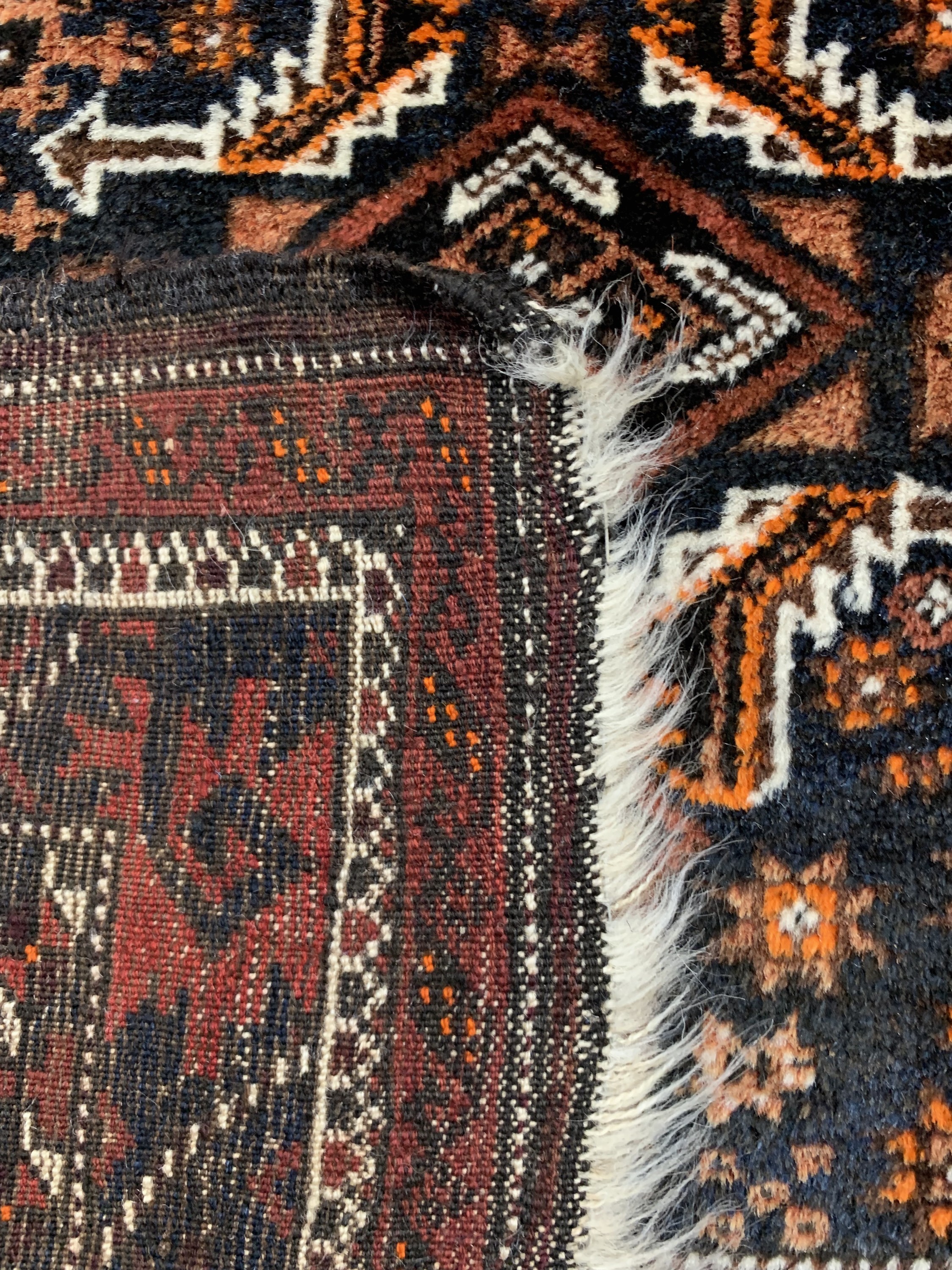 Detail g: Paar Belutsch antik, Persien, um 1900, Wolle auf Wolle, ca. 190 x 112 cm, EHZ: 2-3