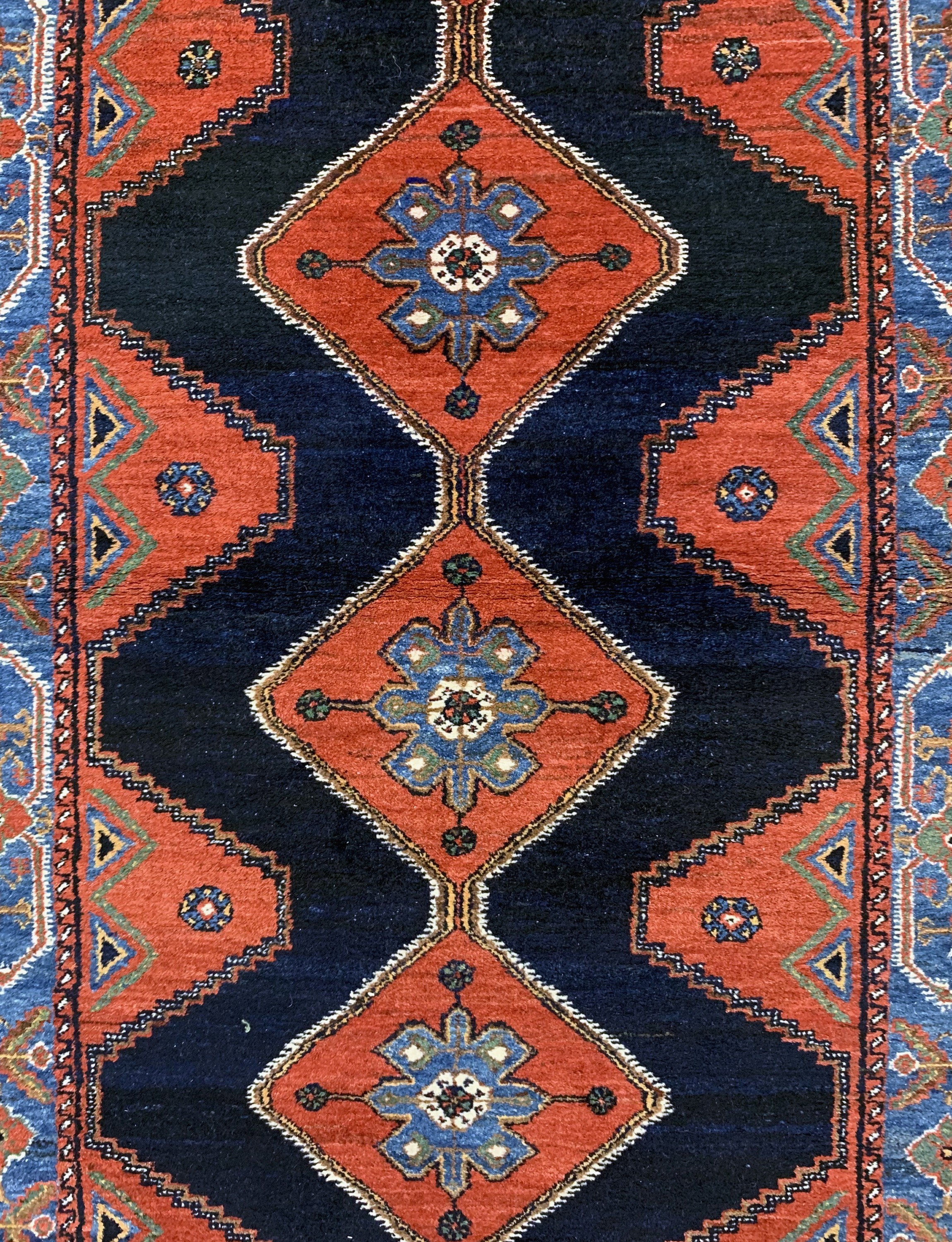 Detail b: Hamadan alt, Persien, Mitte 20.Jhd, Wolle auf Baumwolle, ca. 275 x 110 cm, EHZ: 2