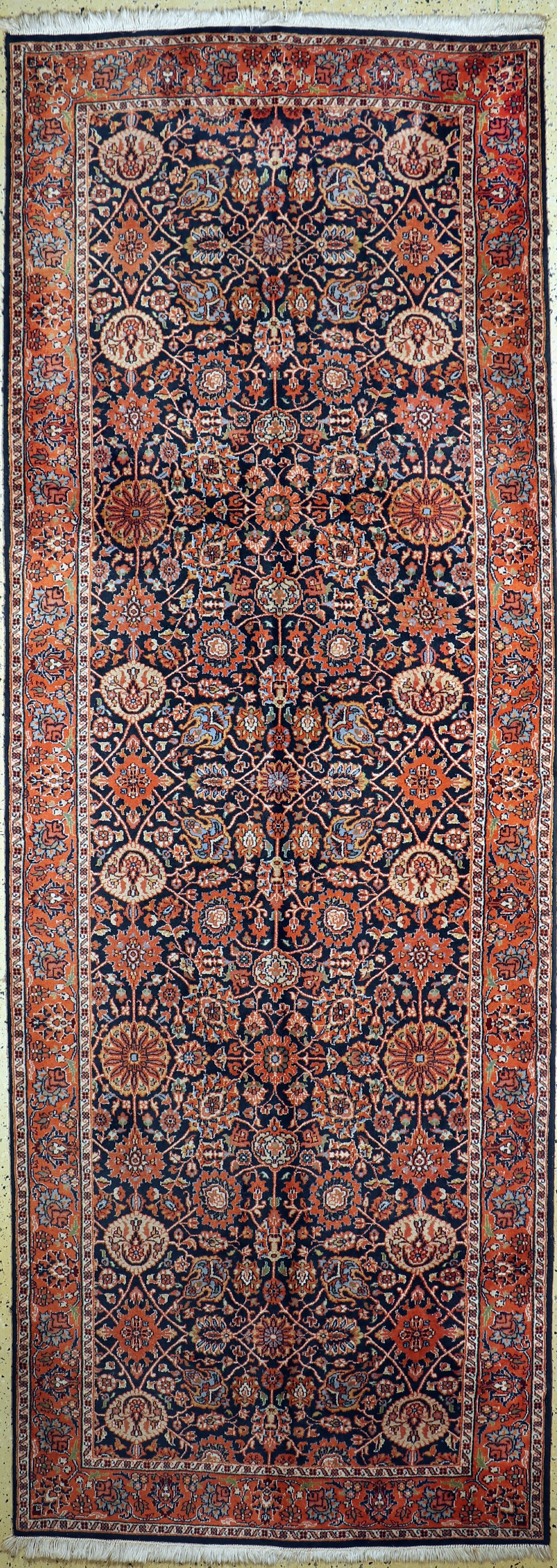 Indo Sarogh, Indien, ca. 40 Jahre, Wolle auf Baumwolle, ca. 370 x 133 cm, EHZ: 2