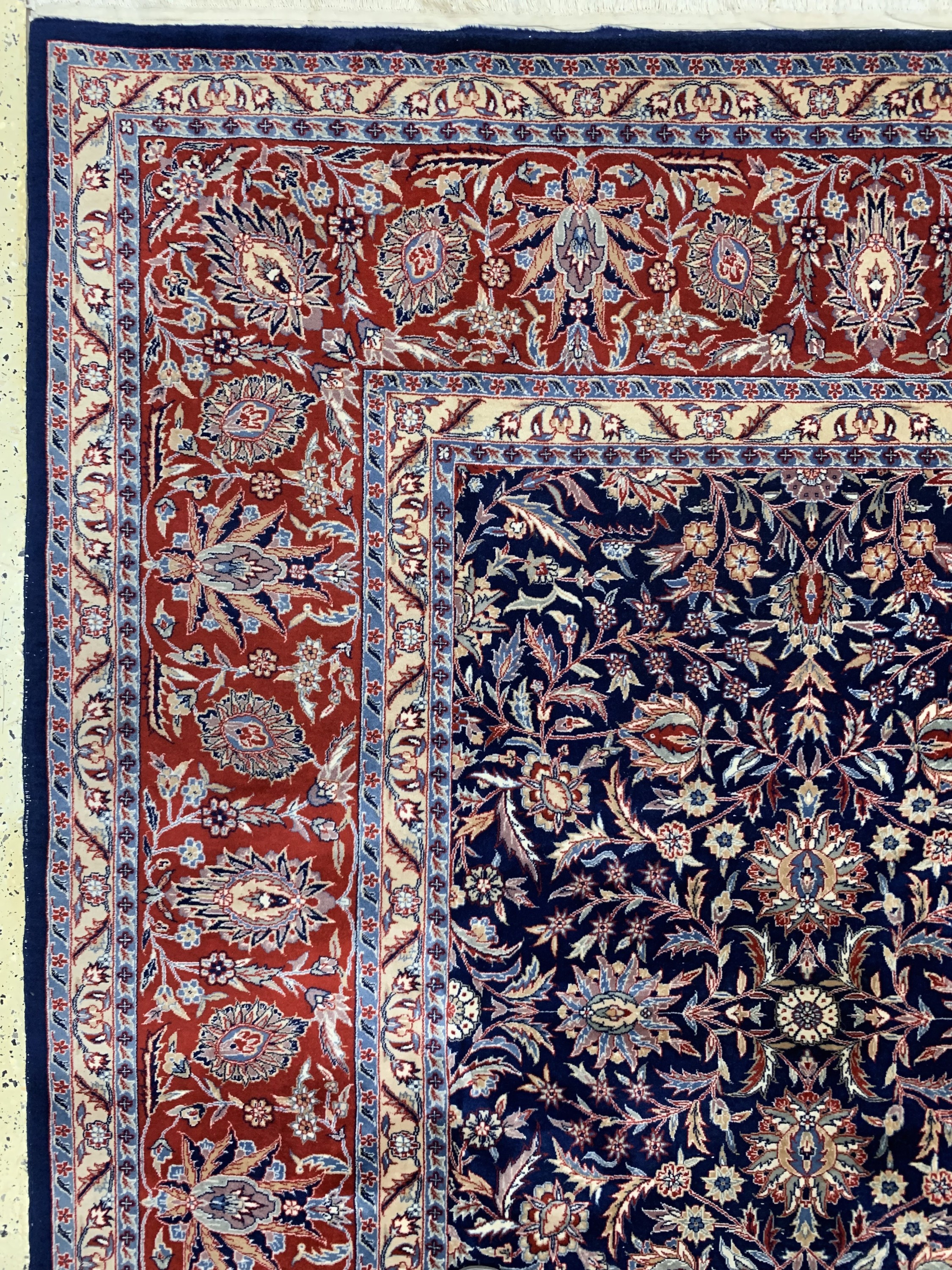 Detail d: Esfahan fein, China, ca. 40 Jahre, Korkwolle auf Baumwolle, ca. 370 x 280 cm, EHZ: 2