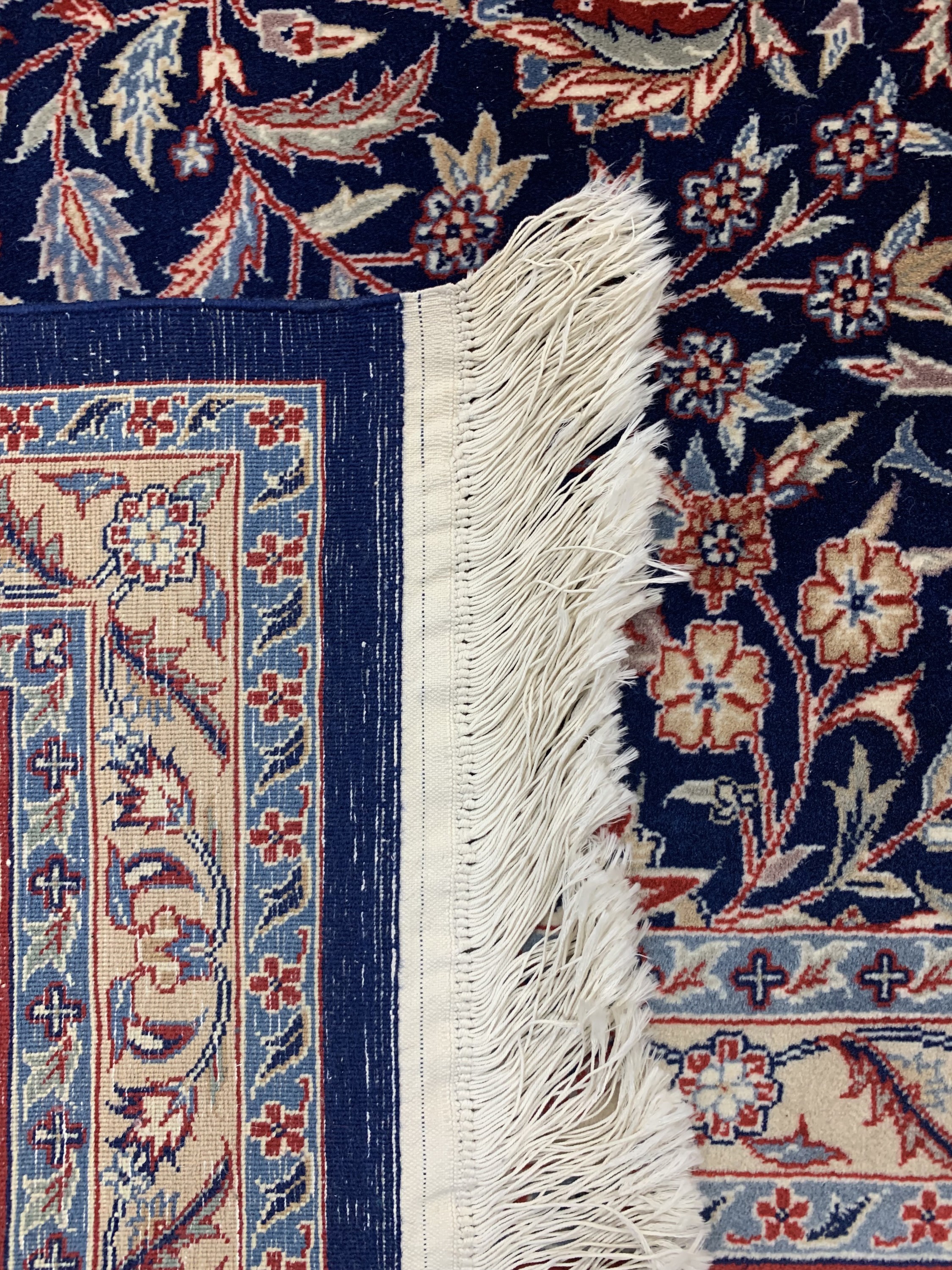 Detail f: Esfahan fein, China, ca. 40 Jahre, Korkwolle auf Baumwolle, ca. 370 x 280 cm, EHZ: 2