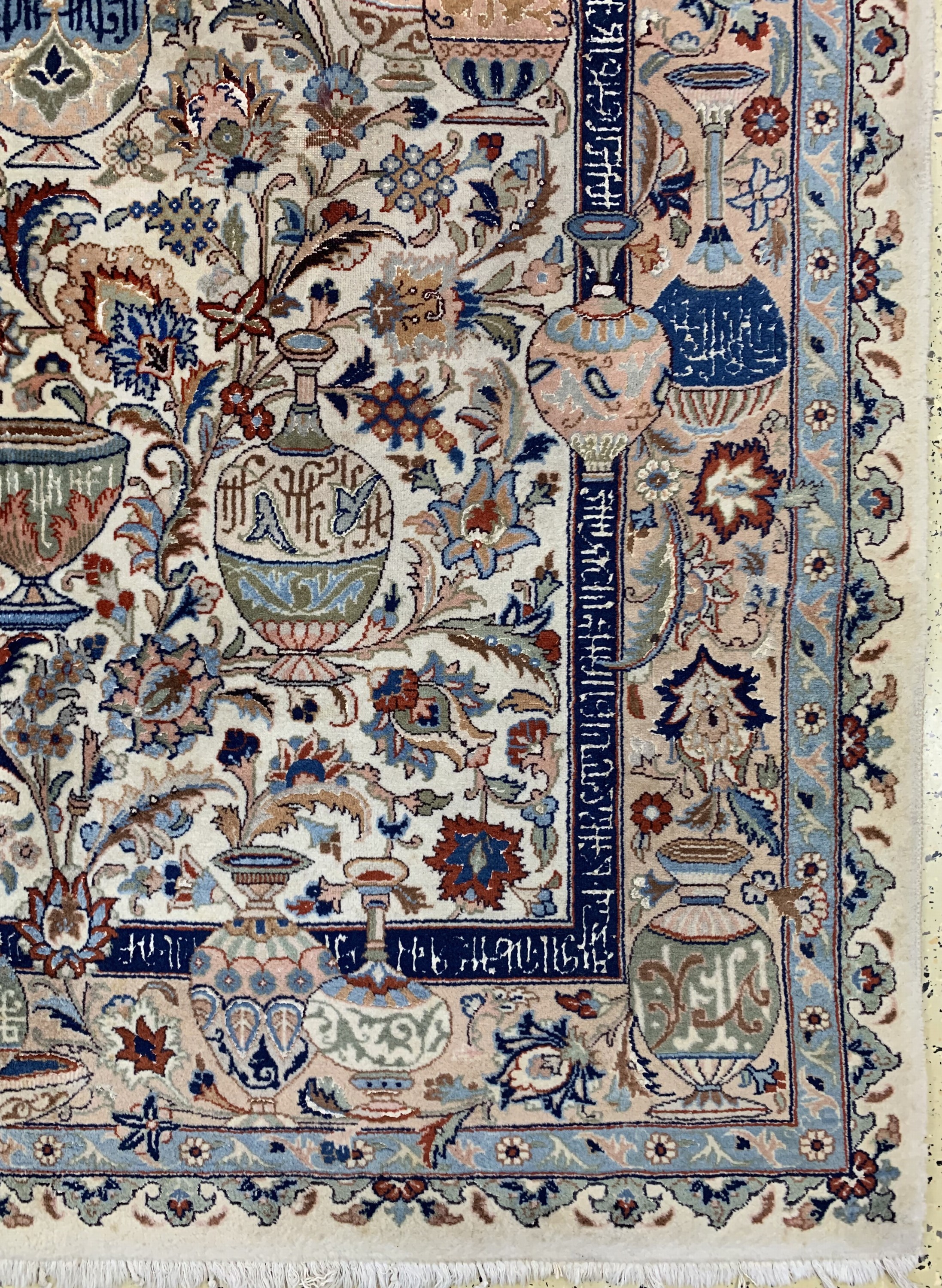 Detail a: Kaschmar fein, Persien, ca. 40 Jahre, Korkwolle mit Seide, ca. 247 x 171 cm, EHZ: 2 (Fleckig).