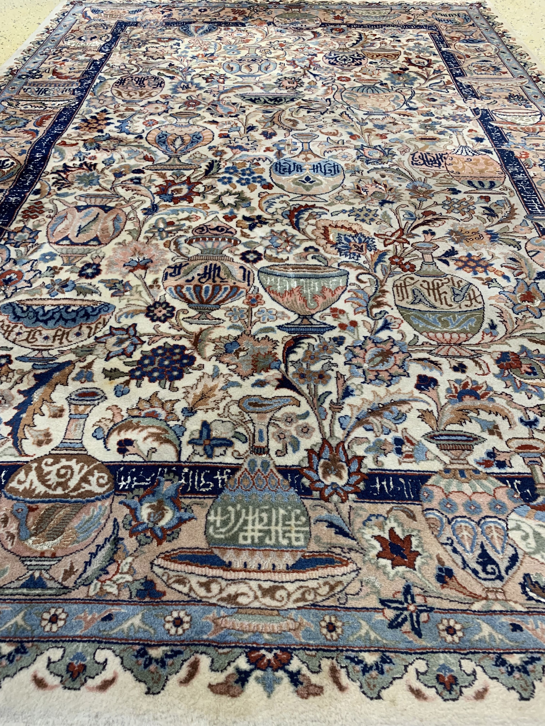 Detail e: Kaschmar fein, Persien, ca. 40 Jahre, Korkwolle mit Seide, ca. 247 x 171 cm, EHZ: 2 (Fleckig).