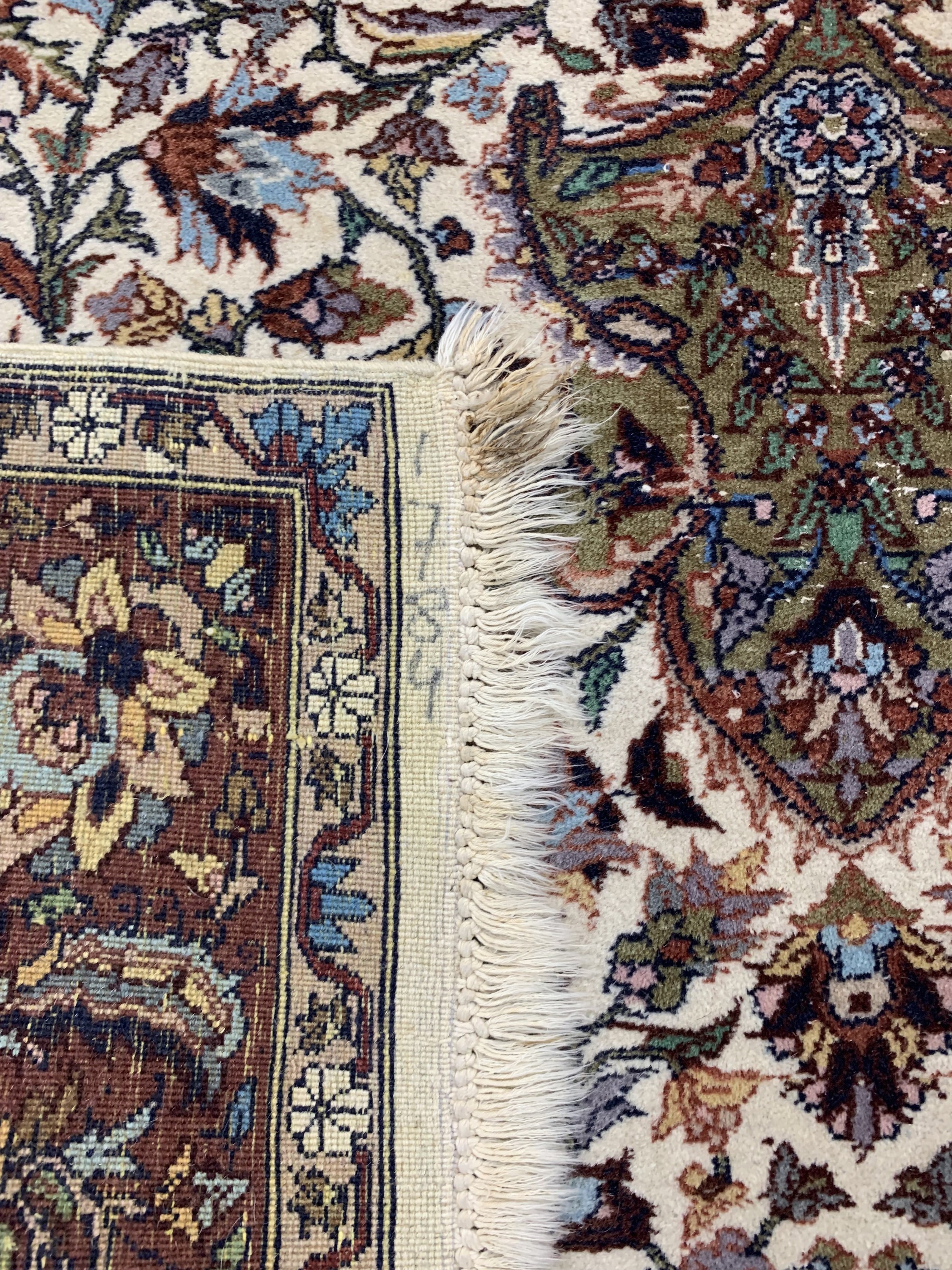 Detail e: Lahor fein, Pakistan, ca. 40 Jahre, Korkwolle auf Baumwolle, ca. 255 x 153 cm, EHZ: 2