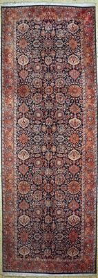 Indo Sarogh,  Indien, ca. 40 Jahre, Wolle auf Baumwolle, ca. 370 x 133 cm, EHZ: 2