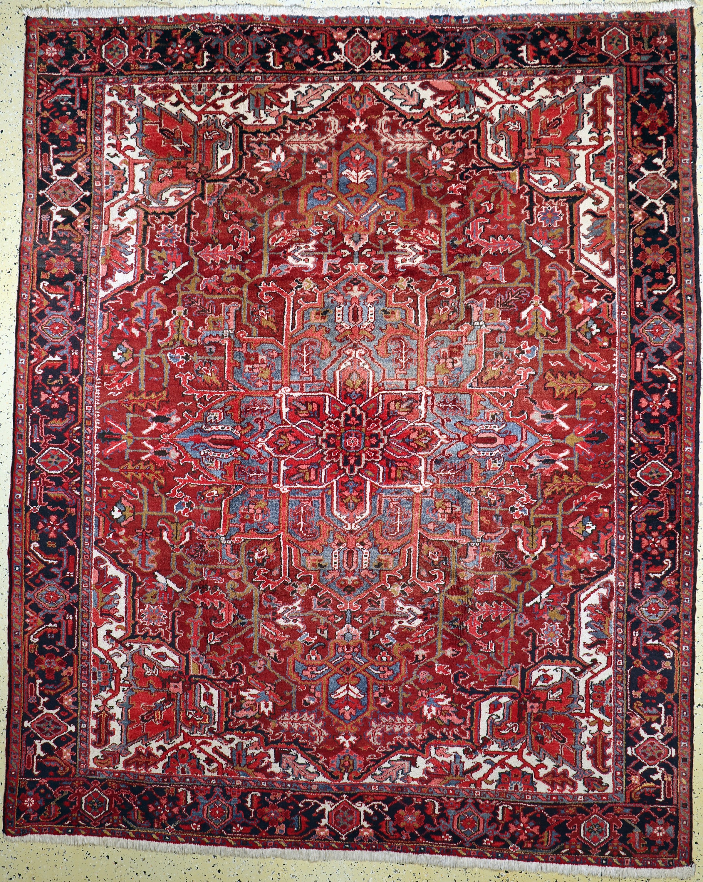 Heriz, Persien, Mitte 20.Jhd, Wolle auf Baumwolle, ca. 387 x 235 cm, EHZ: 2