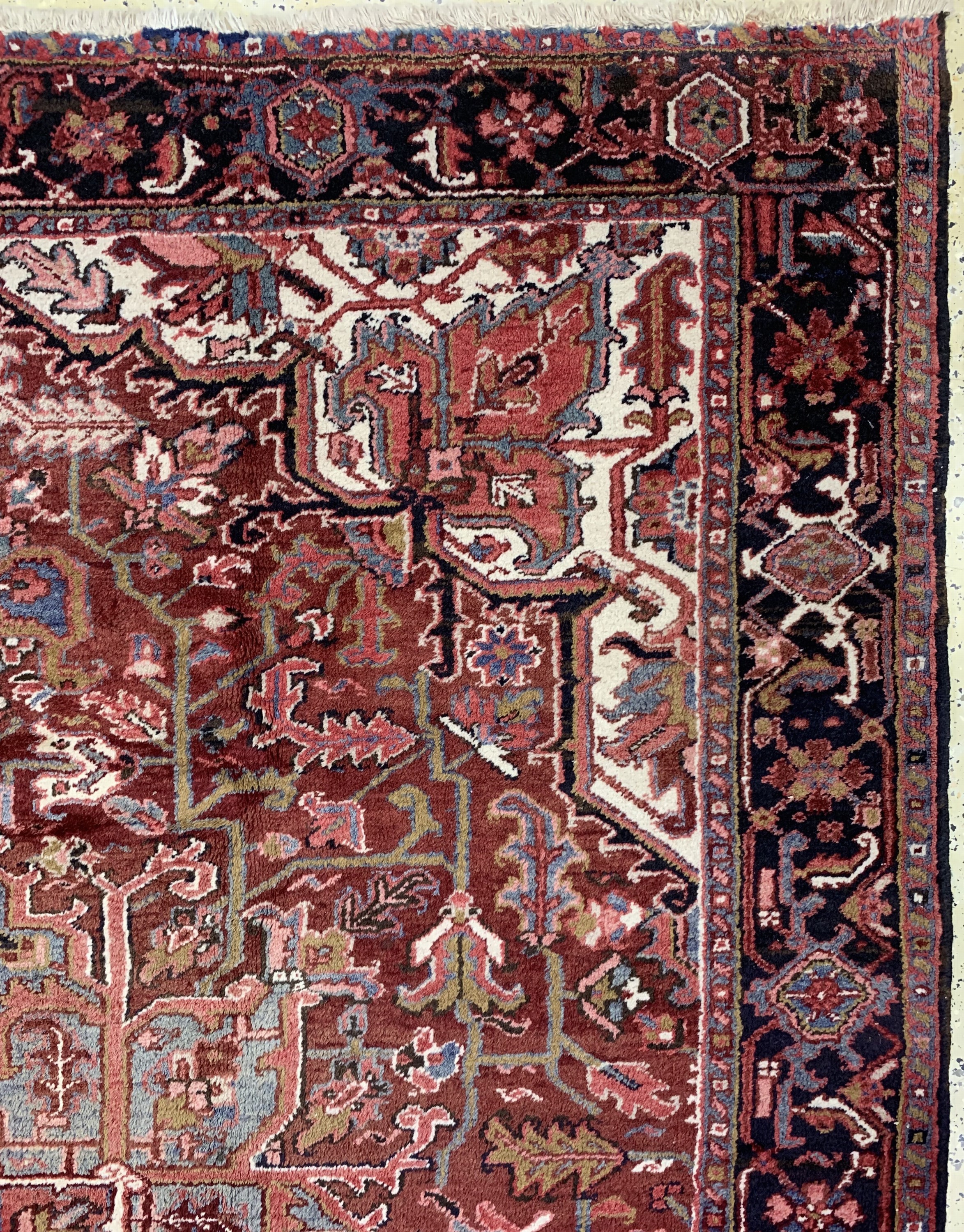 Detail c: Heriz, Persien, Mitte 20.Jhd, Wolle auf Baumwolle, ca. 387 x 235 cm, EHZ: 2